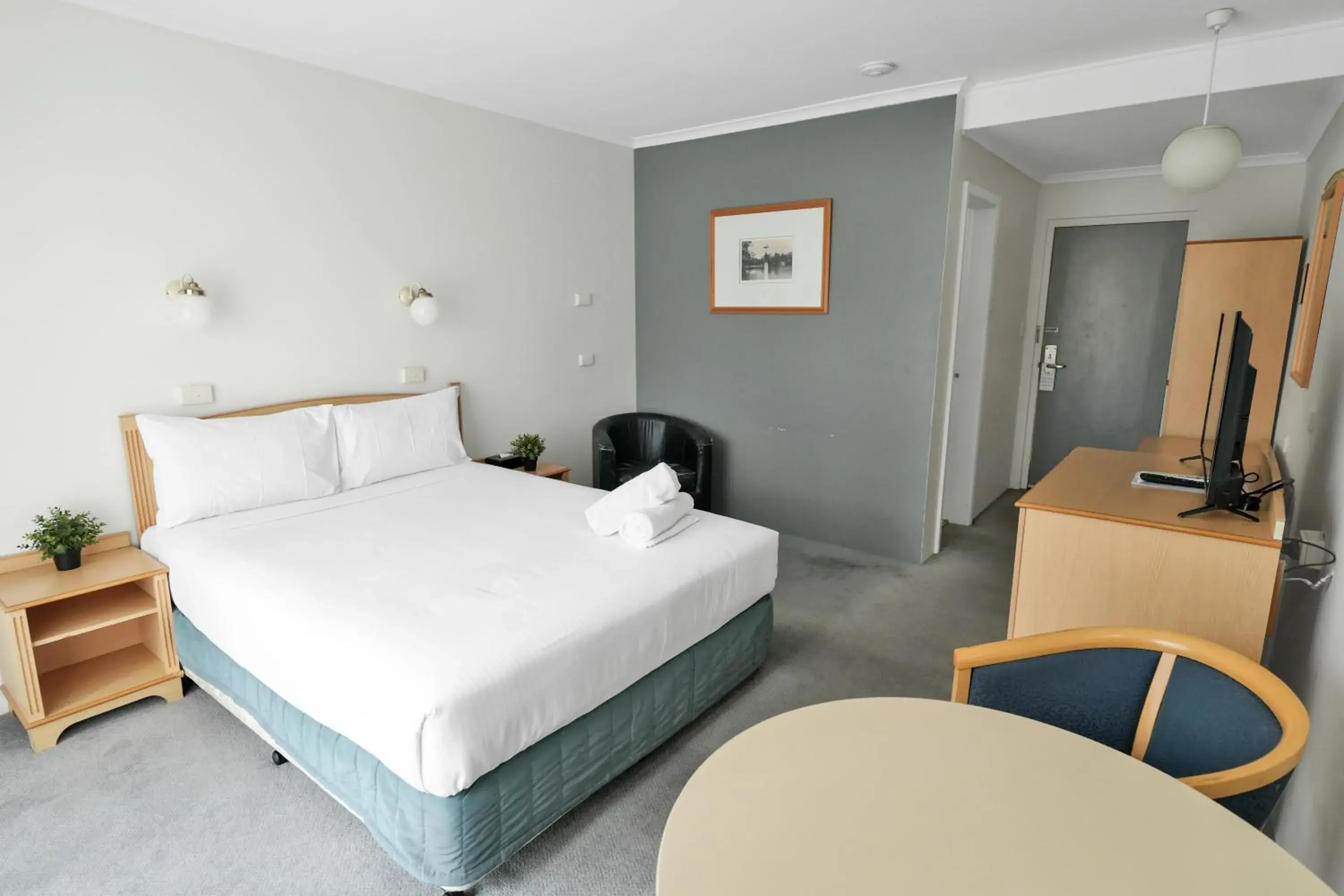 Budget Double Room in The Oxley Motel Dubbo Budget Double Room in The Oxley Motel Dubbo