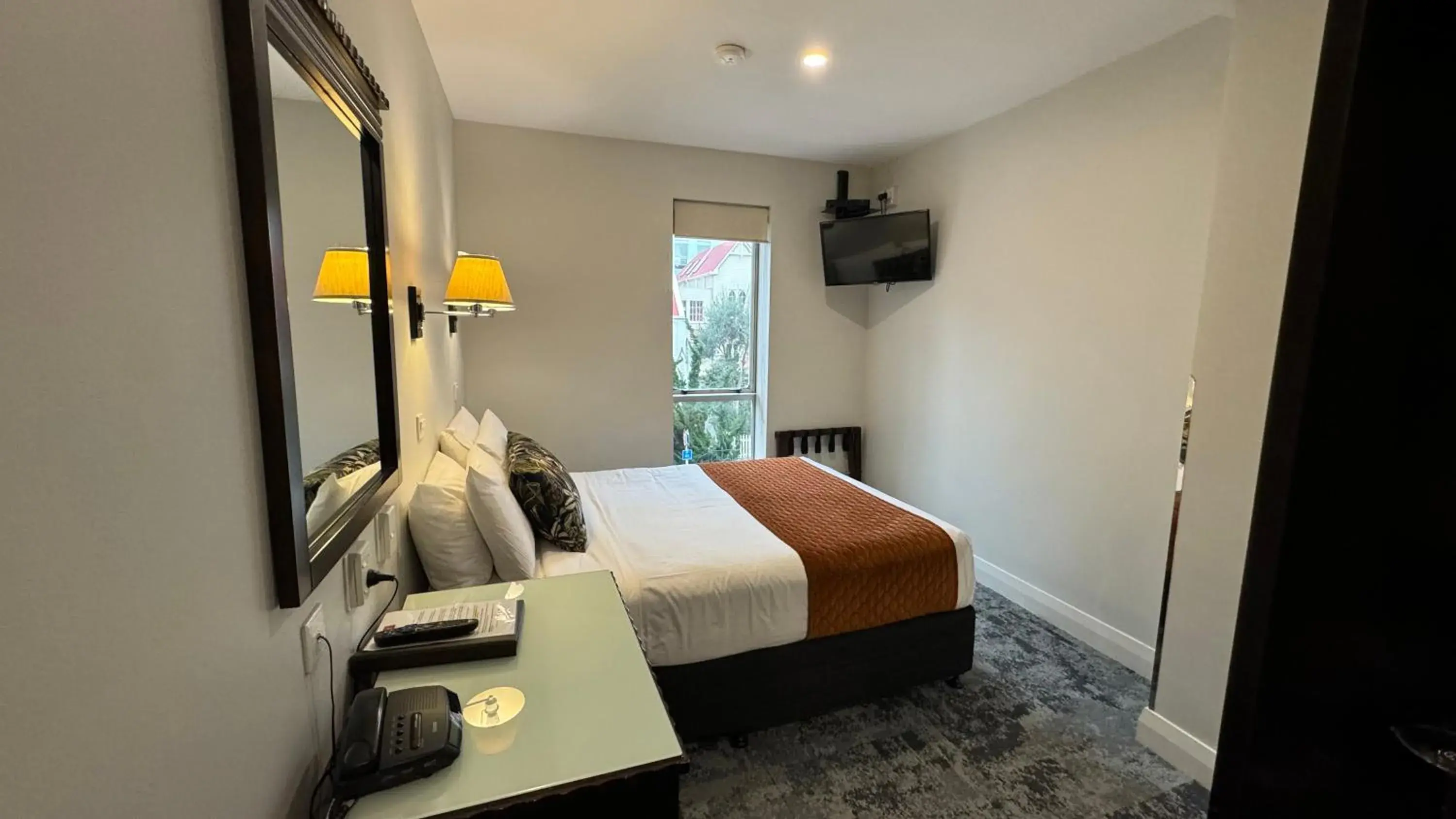 Queen Room in Trinity Hotel Queen Room in Trinity Hotel