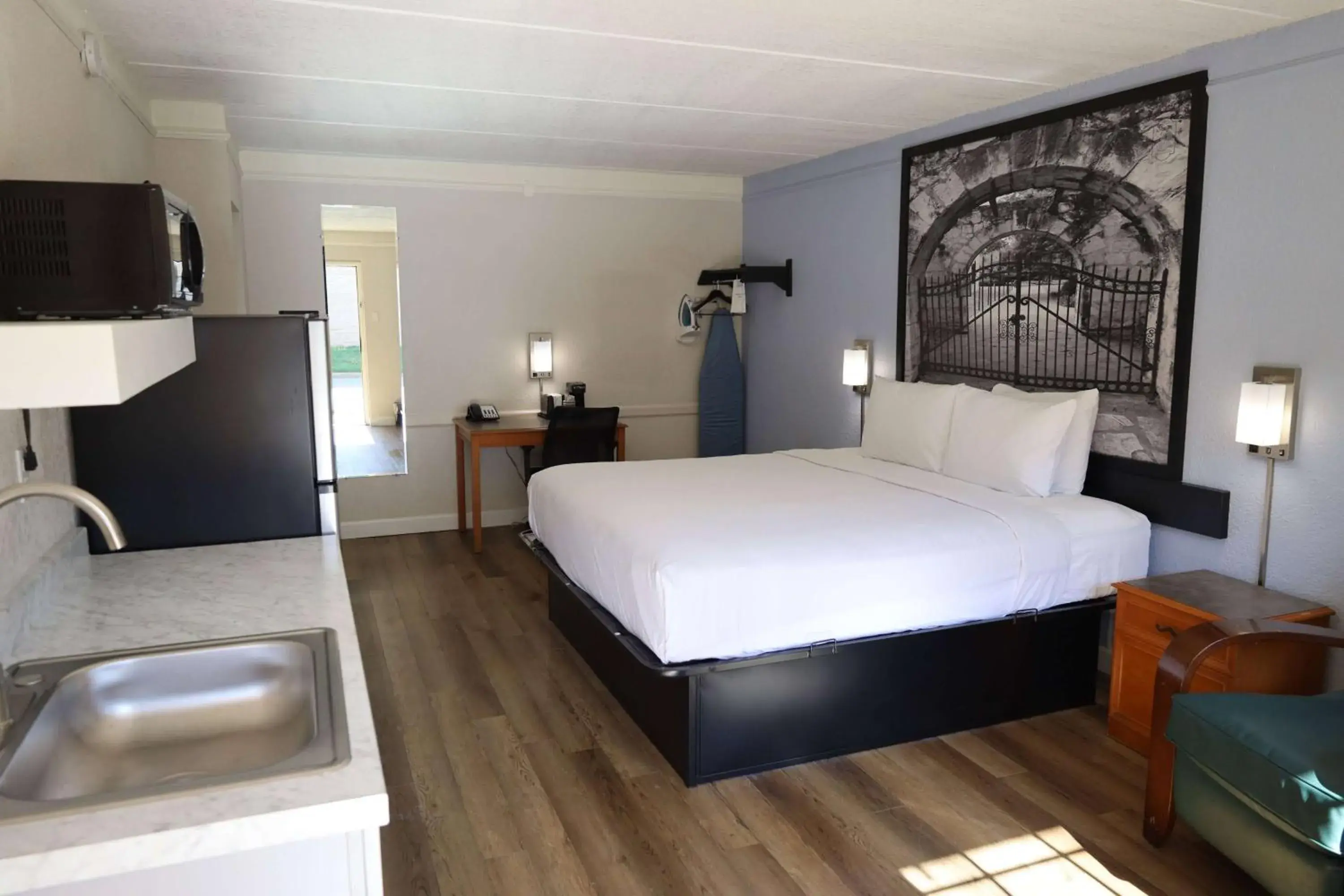 Super 8 by Wyndham Austin South I-35 Super 8 by Wyndham Austin South I-35