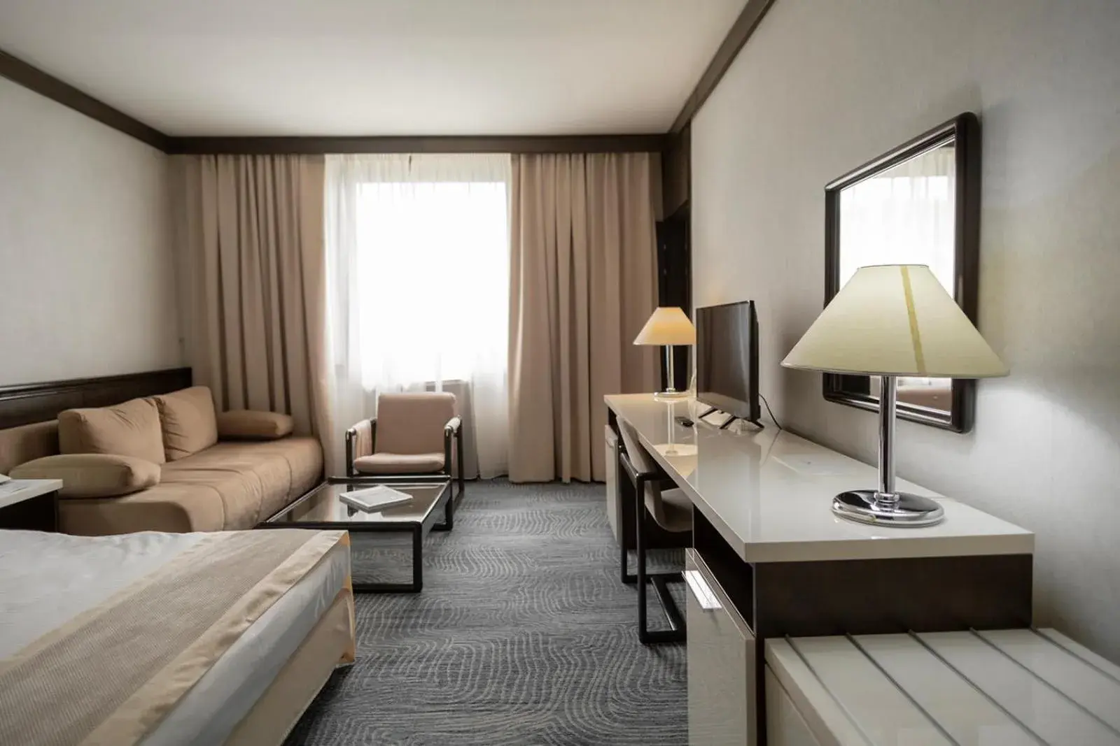 Three-Bedroom Suite in Hotel Holiday Three-Bedroom Suite in Hotel Holiday