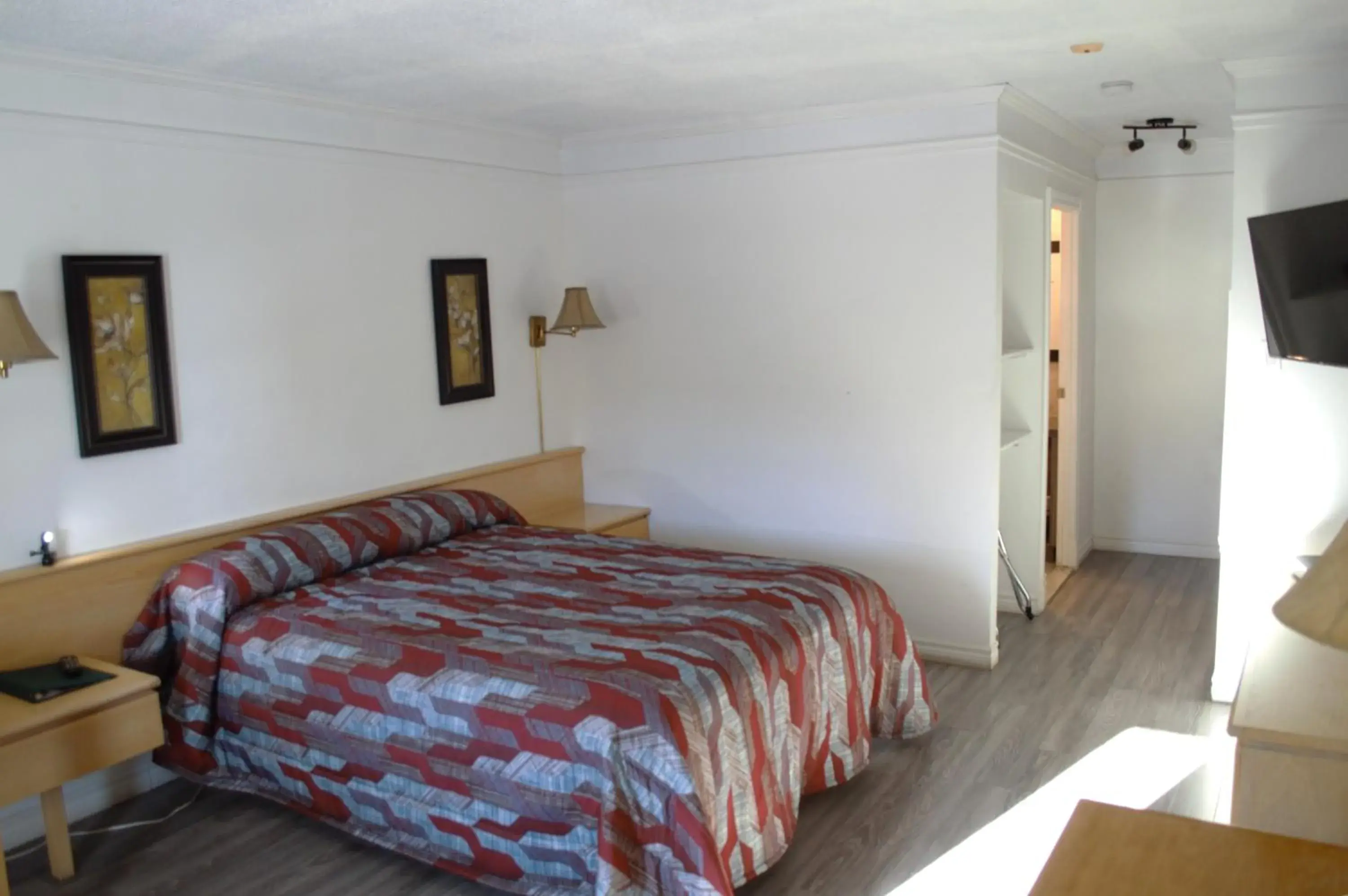 Superior Queen Room - single occupancy in Motel Classique Superior Queen Room - single occupancy in Motel Classique