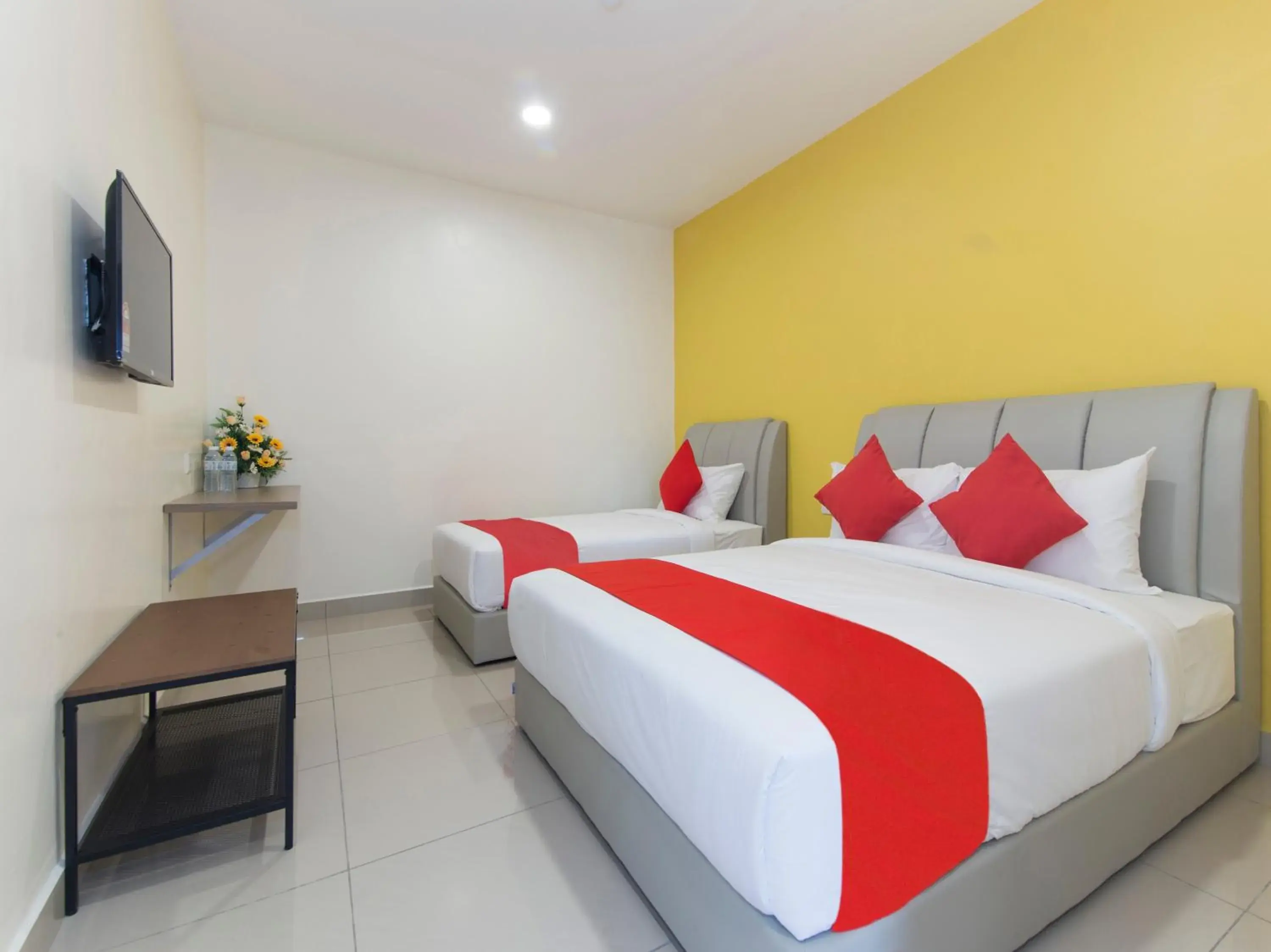 Basic Triple Room in Hotel Agro Basic Triple Room in Hotel Agro