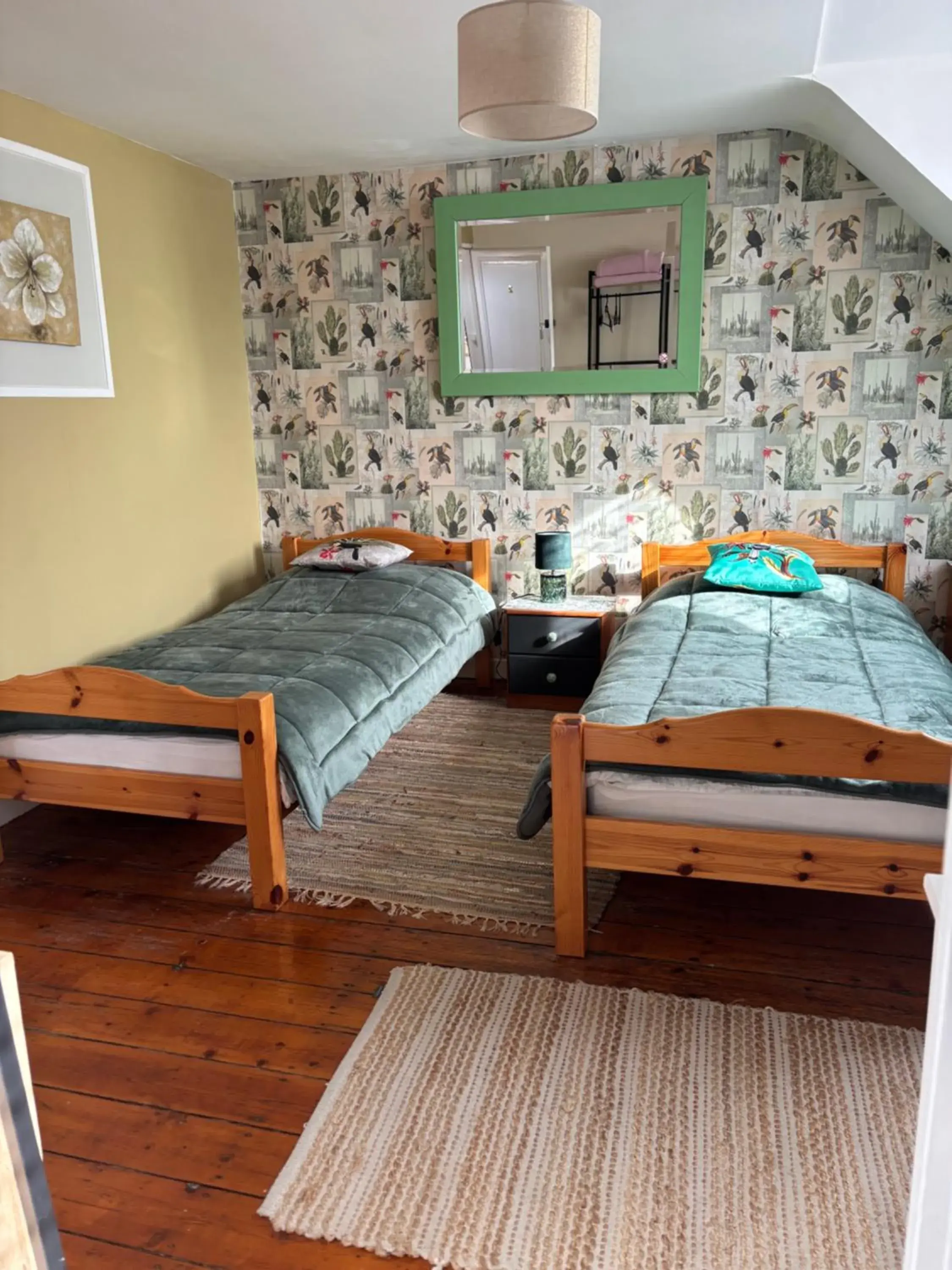 Twin Room with Private Bathroom - single occupancy in Chambres Dhôtes Numéro 1 Twin Room with Private Bathroom - single occupancy in Chambres Dhôtes Numéro 1