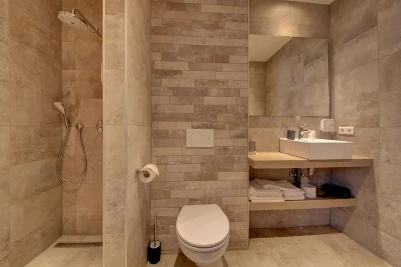 Triple Room - single occupancy in Hotel 't Peperhuys Triple Room - single occupancy in Hotel 't Peperhuys