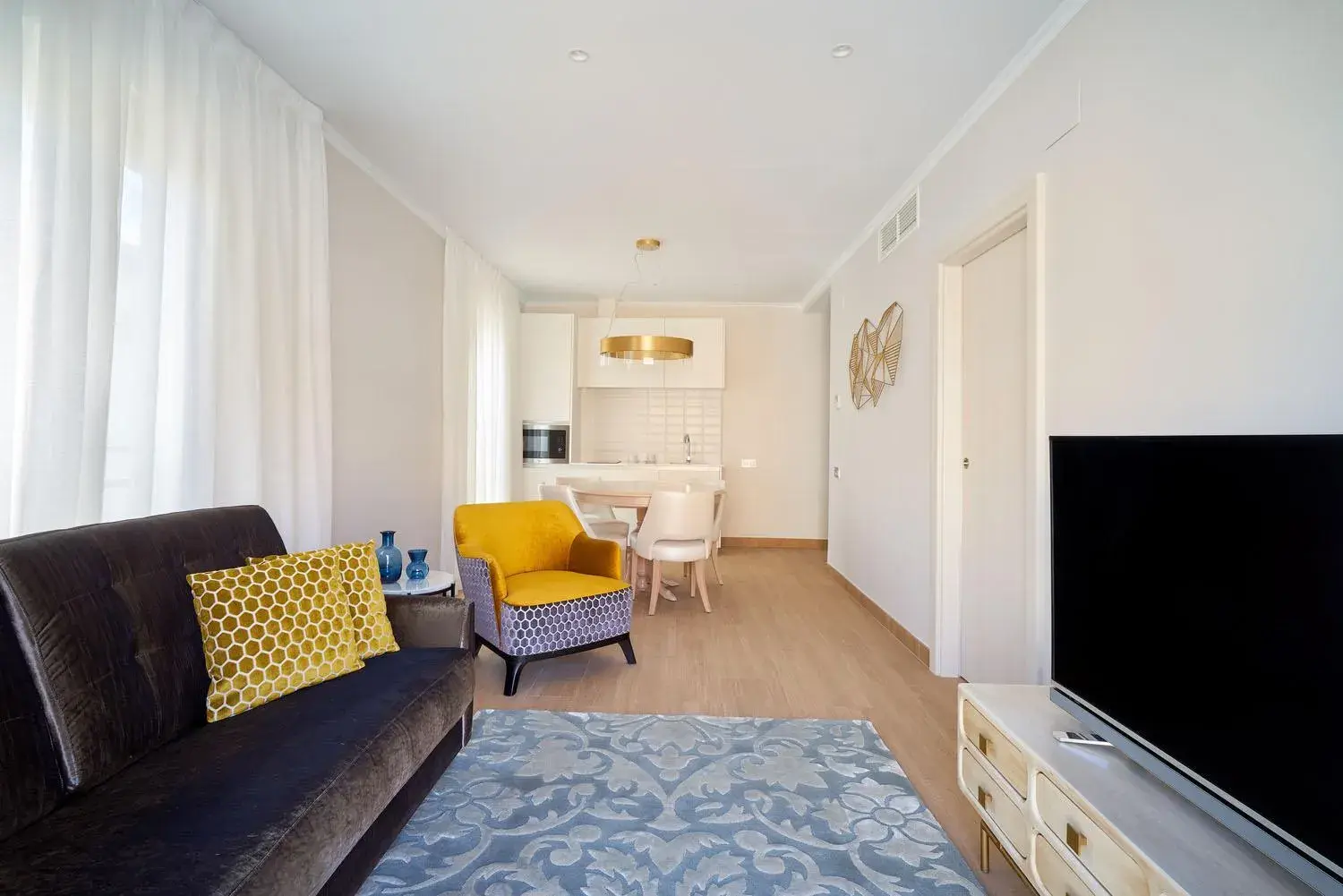 One-Bedroom Suite in Tandem Soho Suites One-Bedroom Suite in Tandem Soho Suites