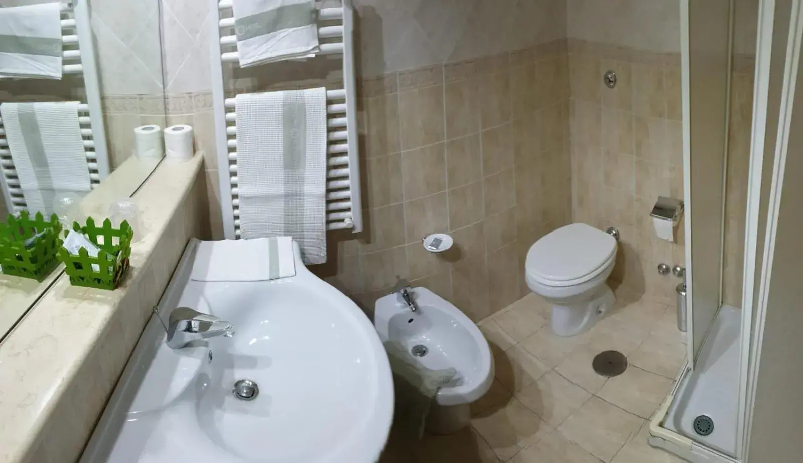 Economy Double Room in Grand Hotel Pavone Economy Double Room in Grand Hotel Pavone