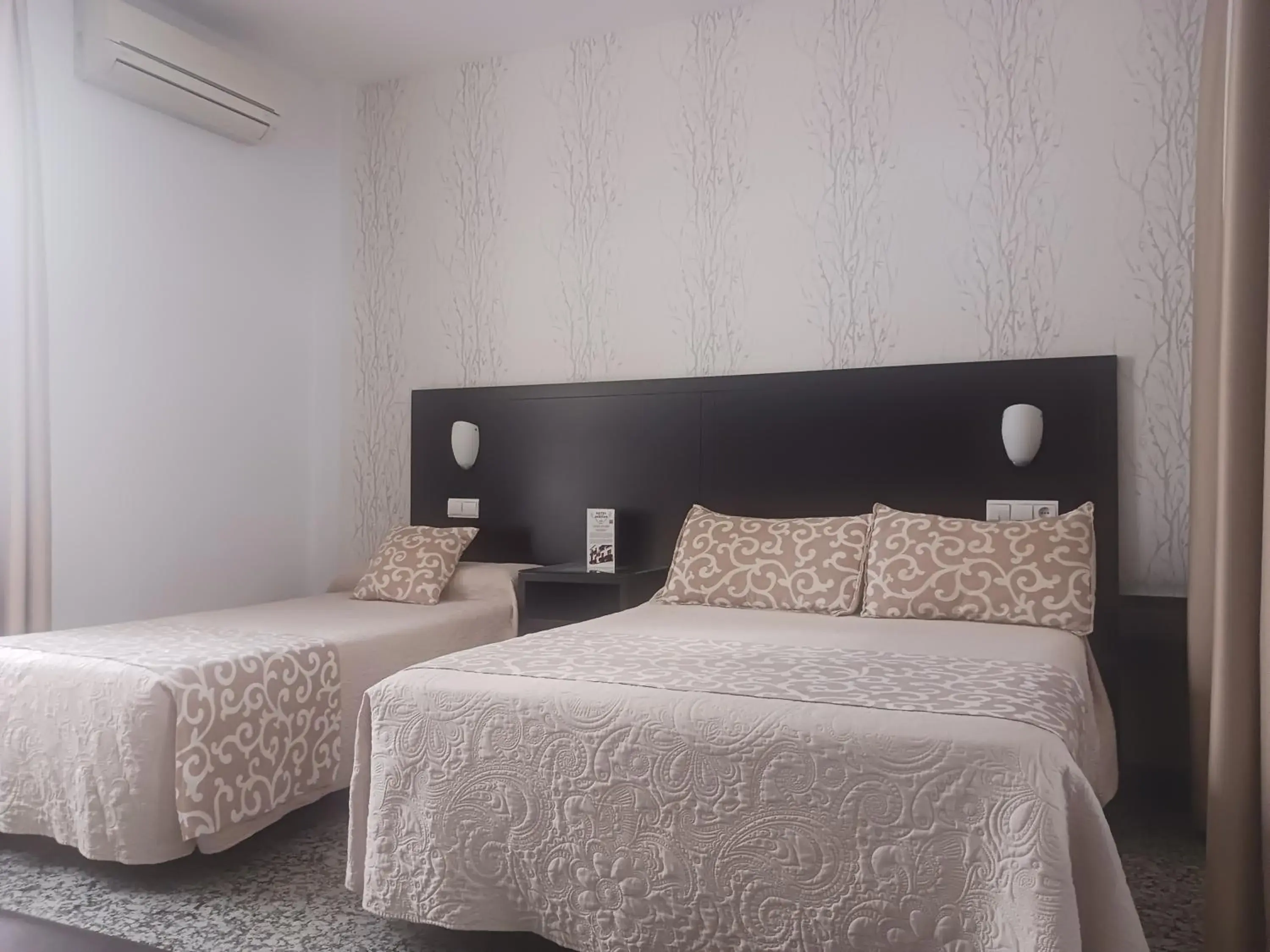 Triple Room - single occupancy in Hotel de Los Faroles Triple Room - single occupancy in Hotel de Los Faroles