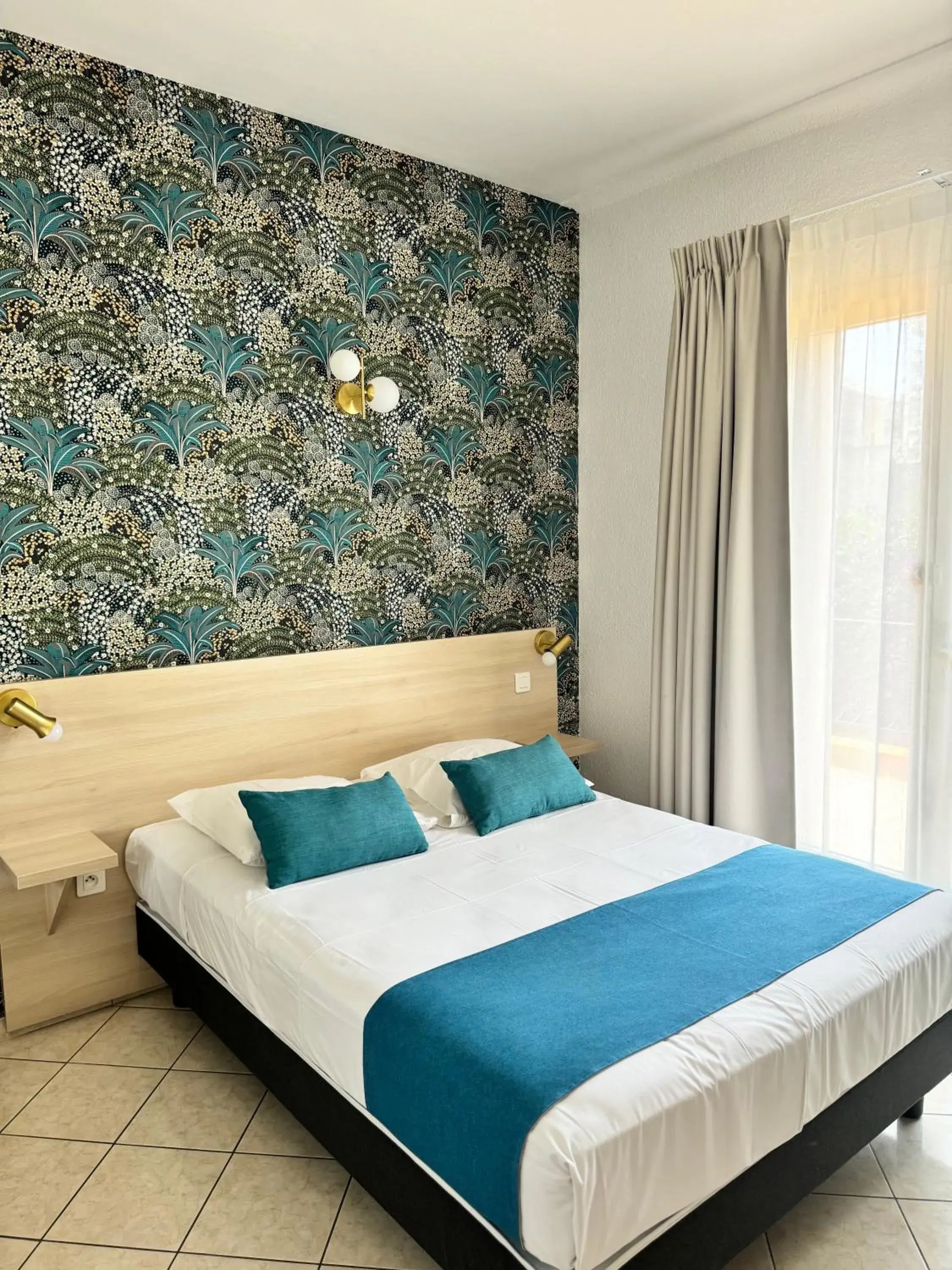 Standard Double Room with Balcony in Hotel et Appartements Reine D'Azur Standard Double Room with Balcony in Hotel et Appartements Reine D'Azur