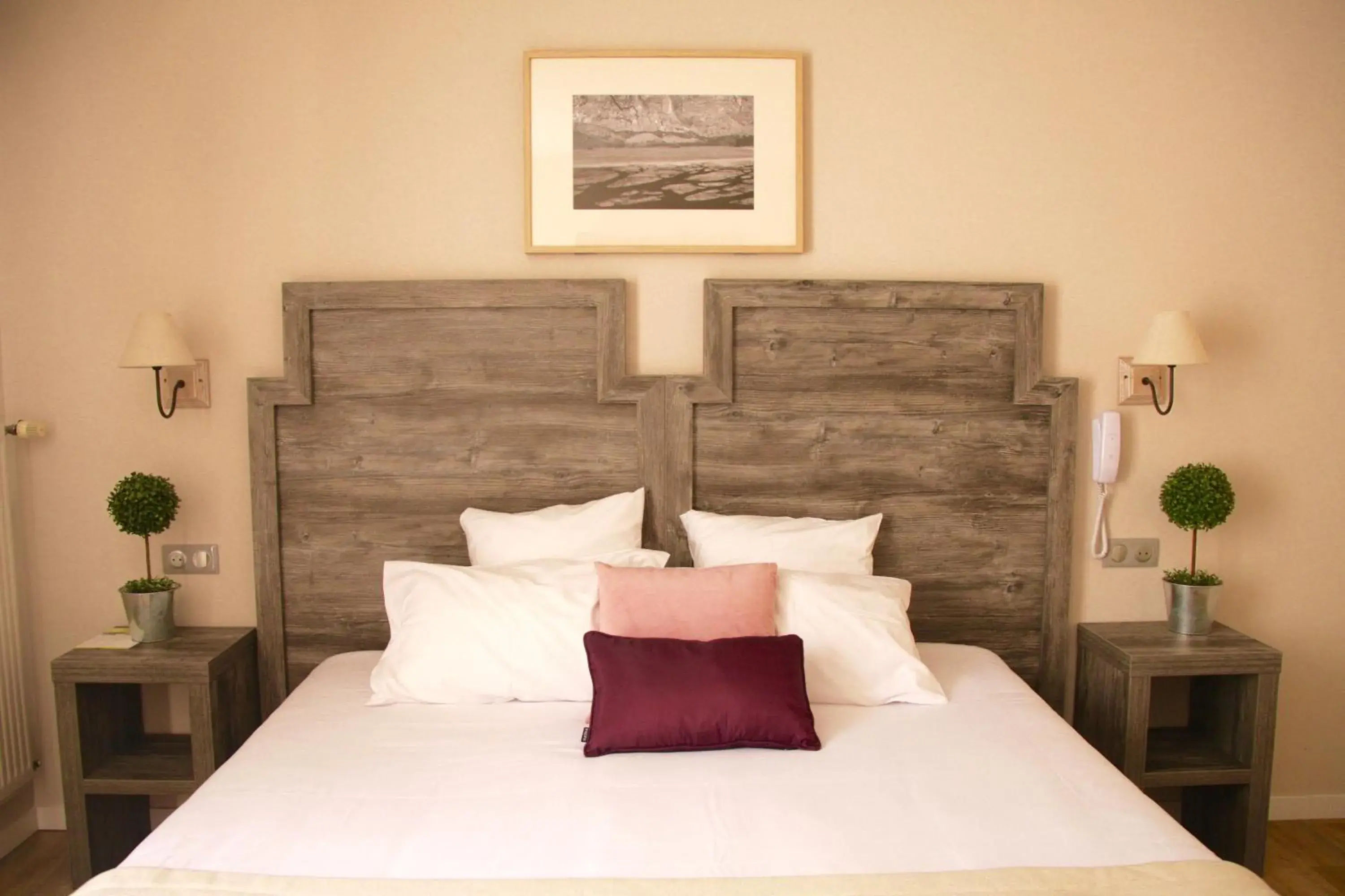 Superior Double Room in Le Concorde Superior Double Room in Le Concorde