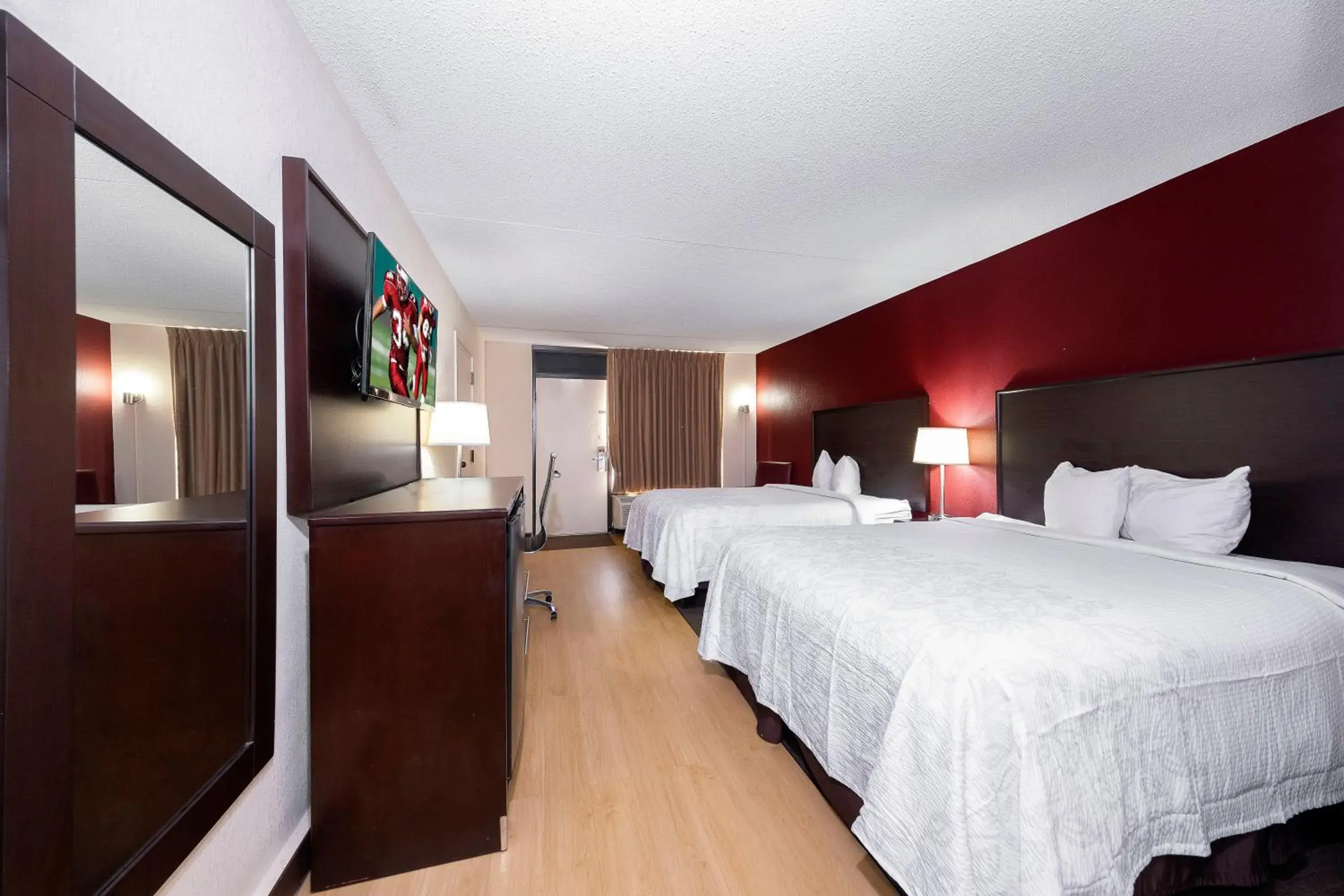 Deluxe Room with Two Queen Beds Smoke Free in Red Roof Inn PLUS+ Huntsville – Madison Deluxe Room with Two Queen Beds Smoke Free in Red Roof Inn PLUS+ Huntsville – Madison