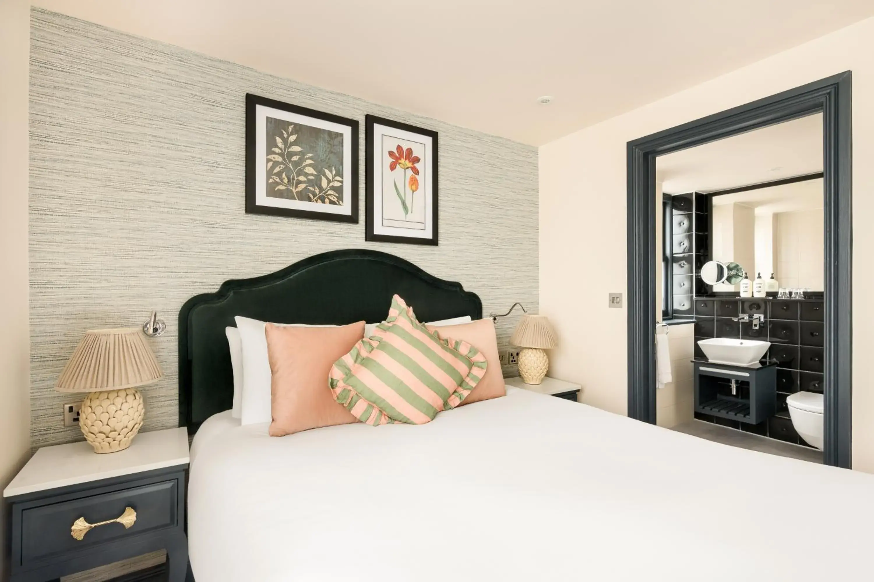 Queen Suite in Hotel Indigo London - Kensington by IHG Queen Suite in Hotel Indigo London - Kensington by IHG