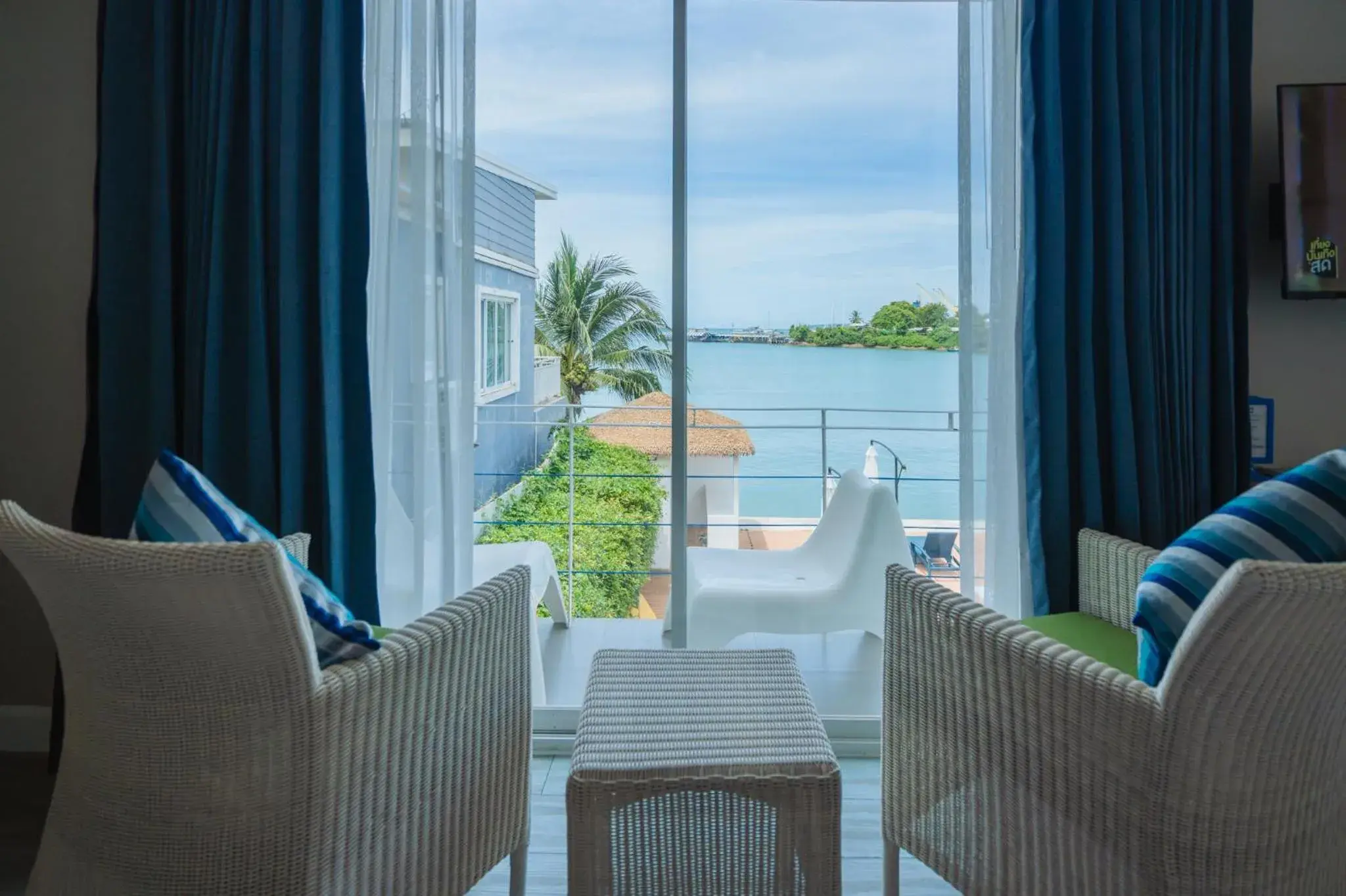 Deluxe Double Room with Sea View in Phuket Boat Quay Hotel Panwa Beach Deluxe Double Room with Sea View in Phuket Boat Quay Hotel Panwa Beach
