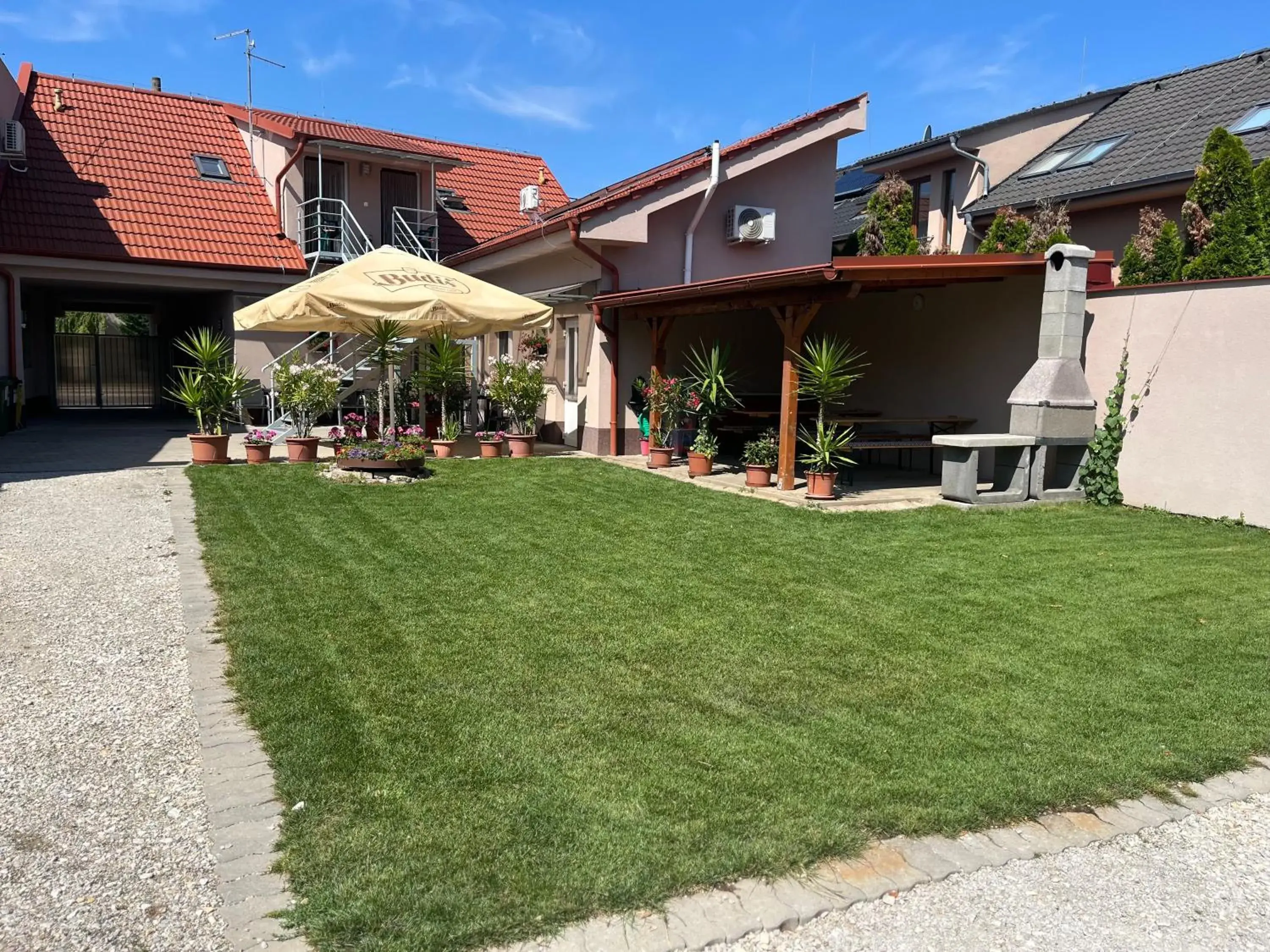 SUNNY Apartman SUNNY Apartman