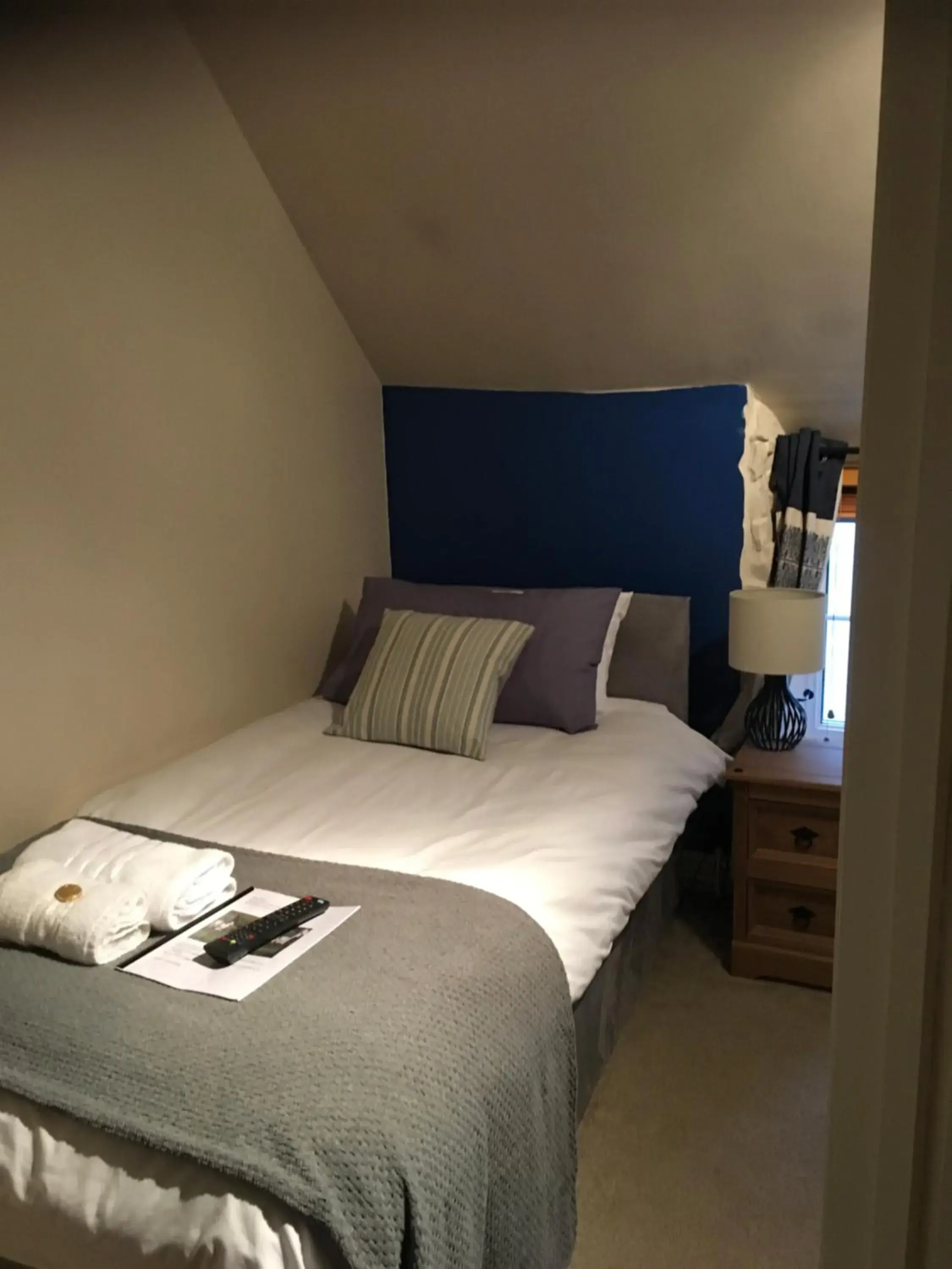 Budget Single Room in The Tanners Arms Budget Single Room in The Tanners Arms