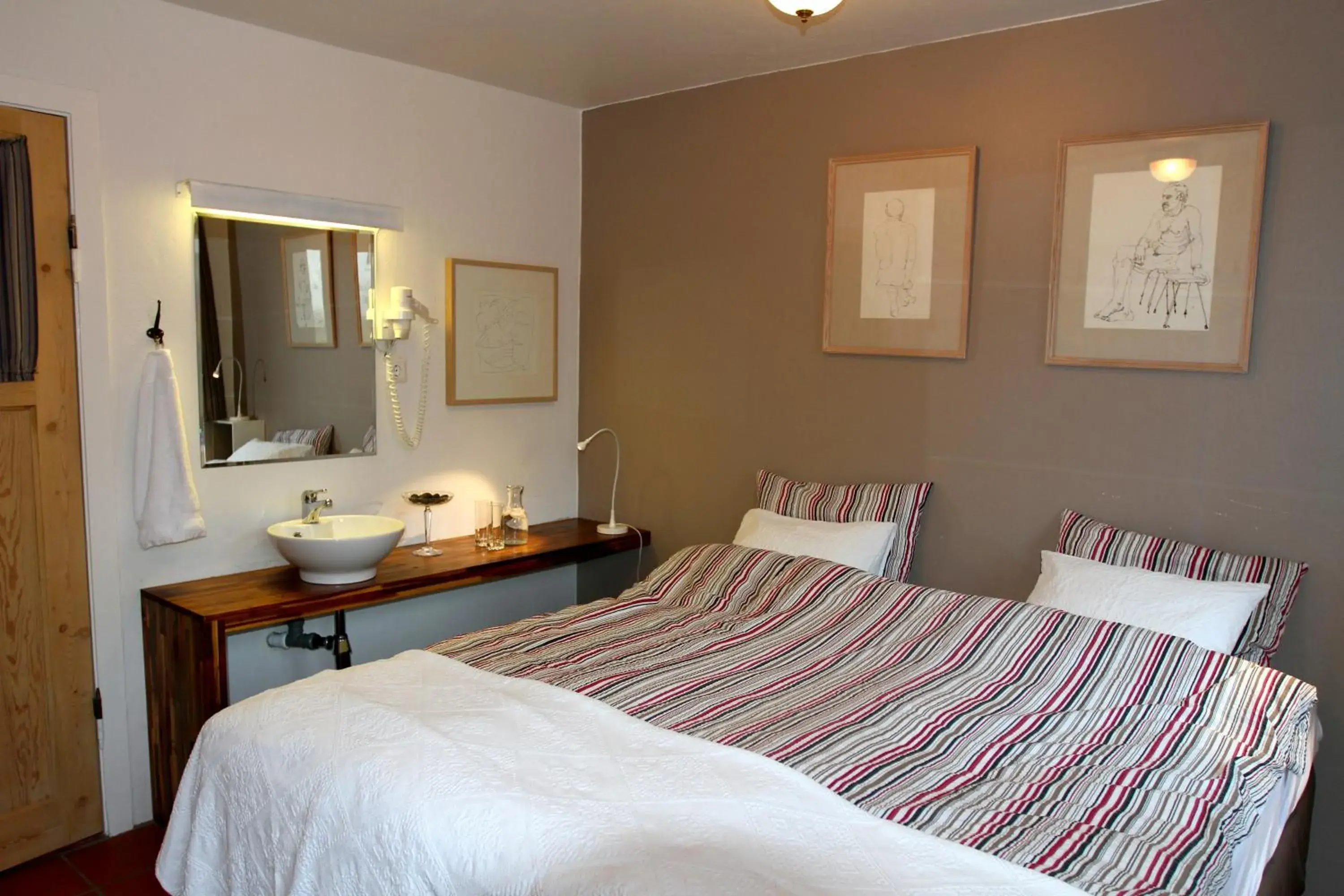 Double or Twin Room with Shared Bathroom in Eric the Red Guesthouse Double or Twin Room with Shared Bathroom in Eric the Red Guesthouse