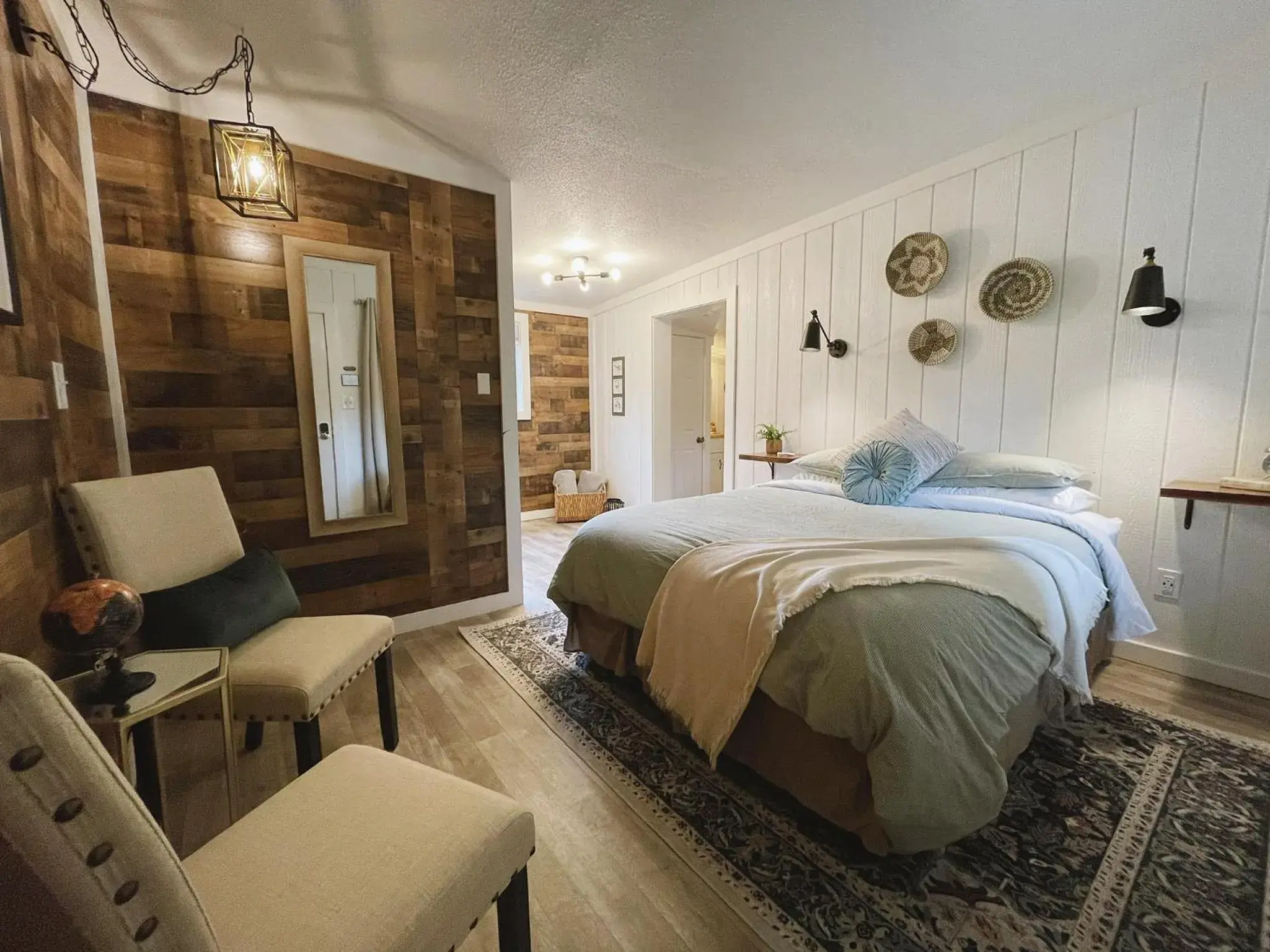 Two-Bedroom Suite in Emerald Valley Inn Two-Bedroom Suite in Emerald Valley Inn