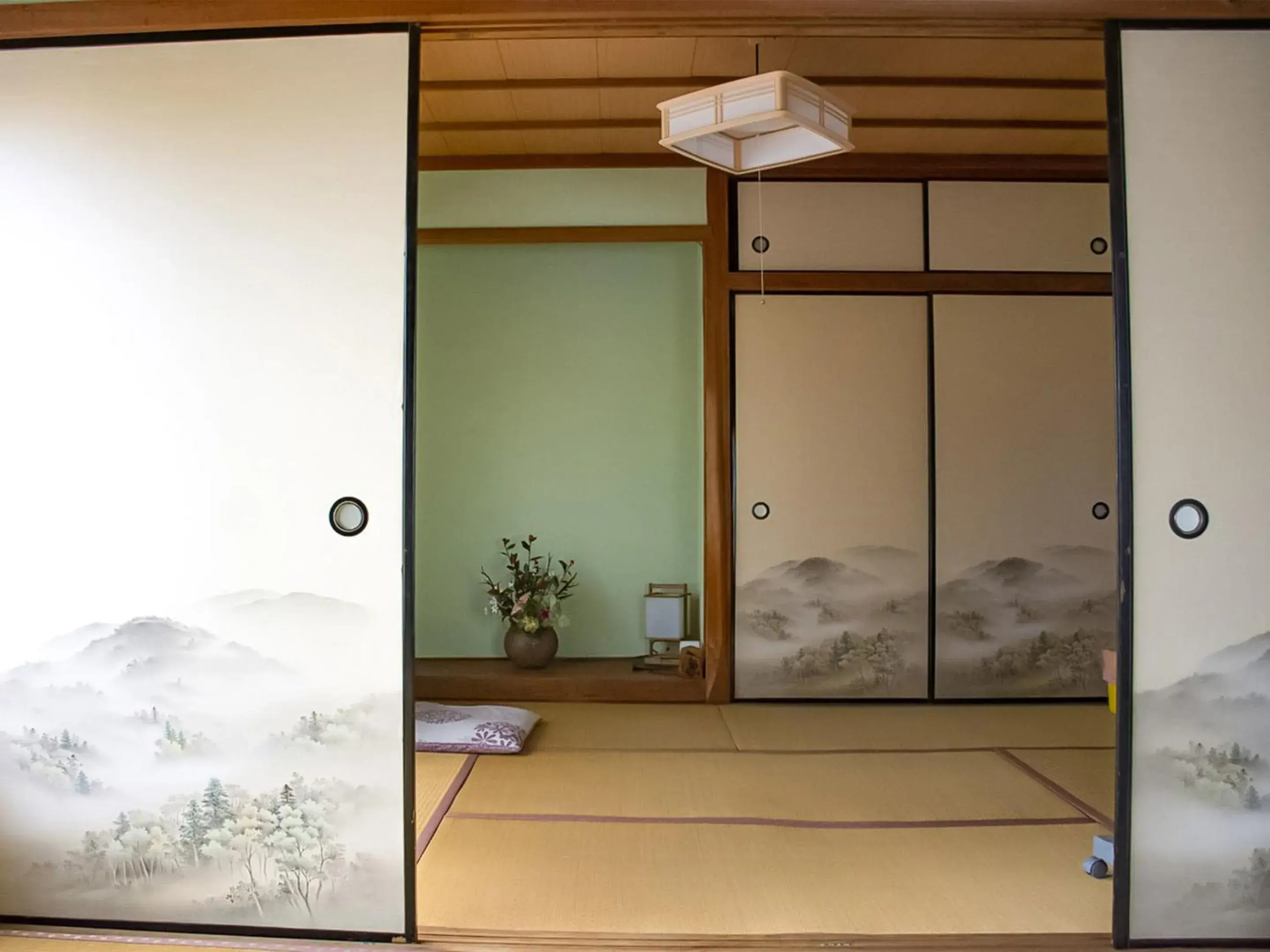 Classic Triple Room (Female Only) - single occupancy in Guest Cafe Kuchikumano Classic Triple Room (Female Only) - single occupancy in Guest Cafe Kuchikumano