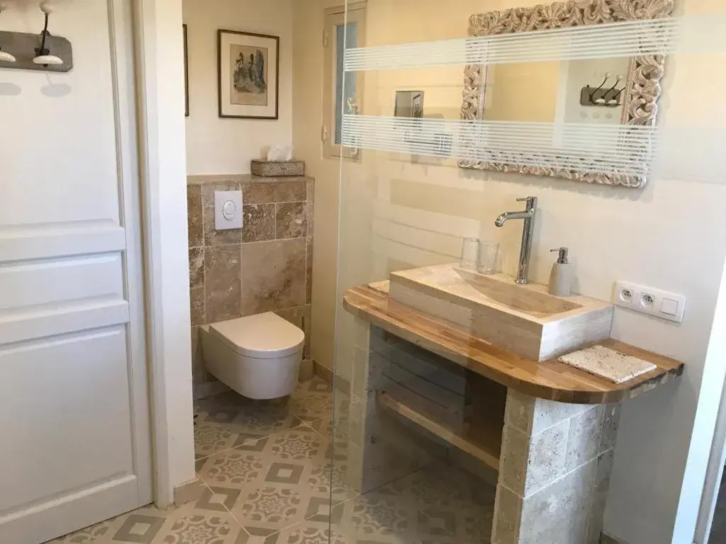 Deluxe King Room in L' Esmerand Deluxe King Room in L' Esmerand