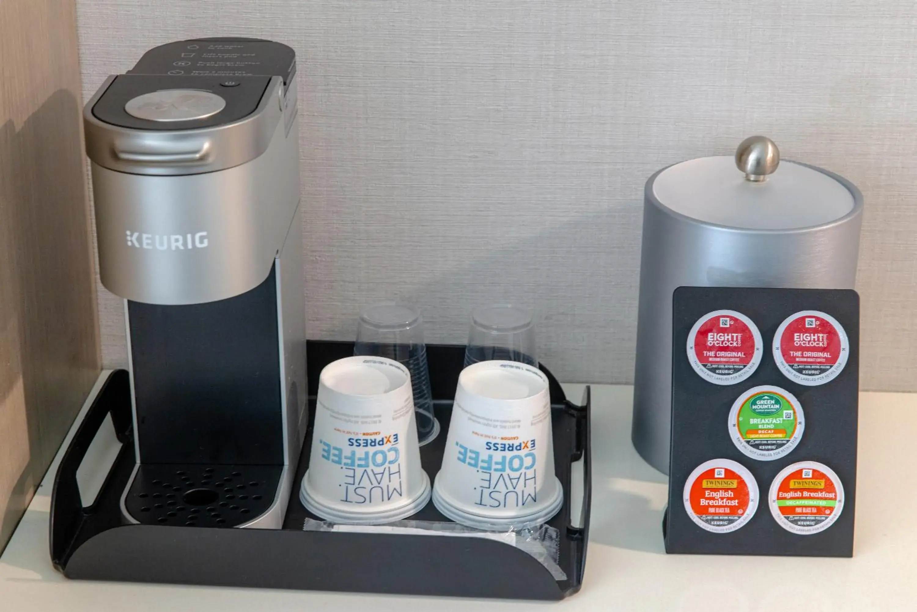 King Suite - Non-Smoking in Holiday Inn Express - Neptune by IHG King Suite - Non-Smoking in Holiday Inn Express - Neptune by IHG