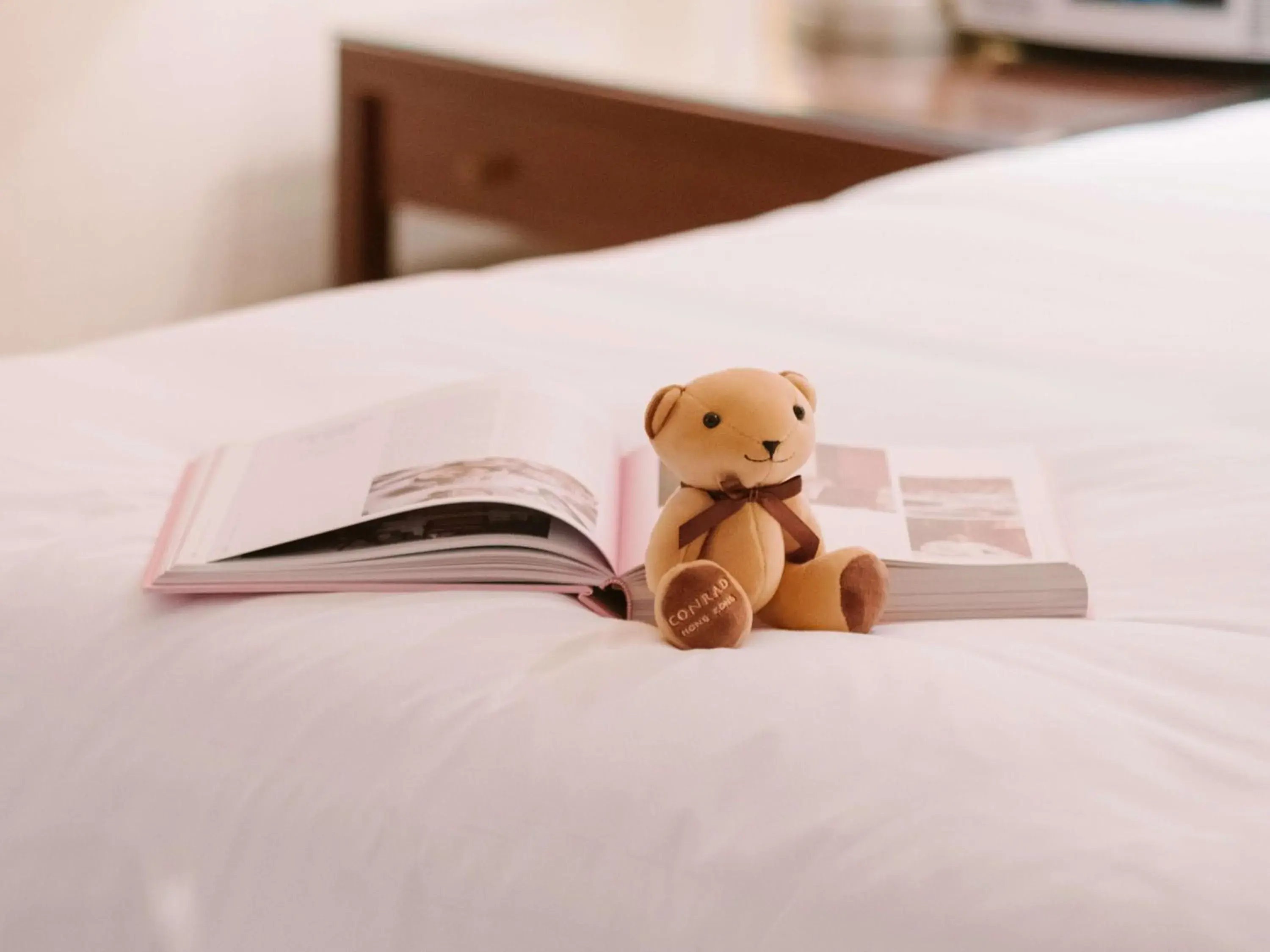 Executive Twin Room with Harbor View in Conrad Hong Kong Executive Twin Room with Harbor View in Conrad Hong Kong