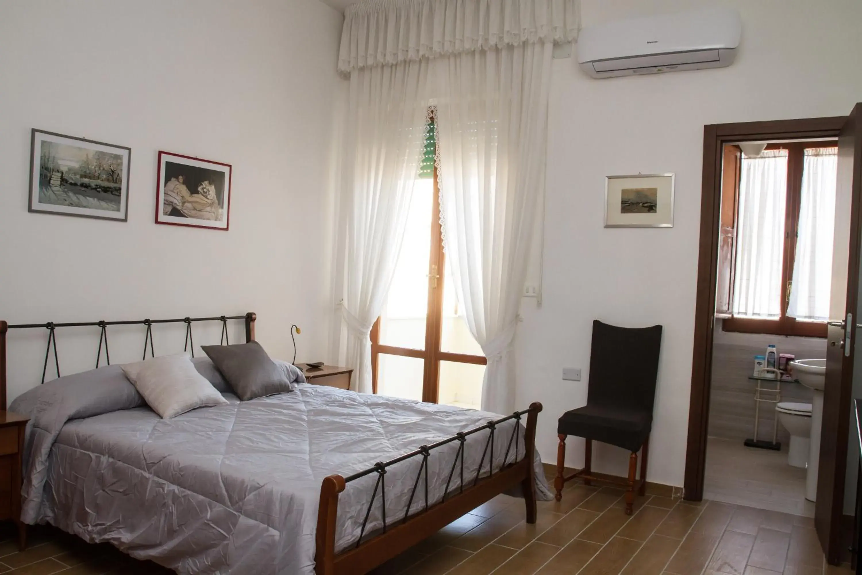 Deluxe Double or Twin Room in Easy House Deluxe Double or Twin Room in Easy House