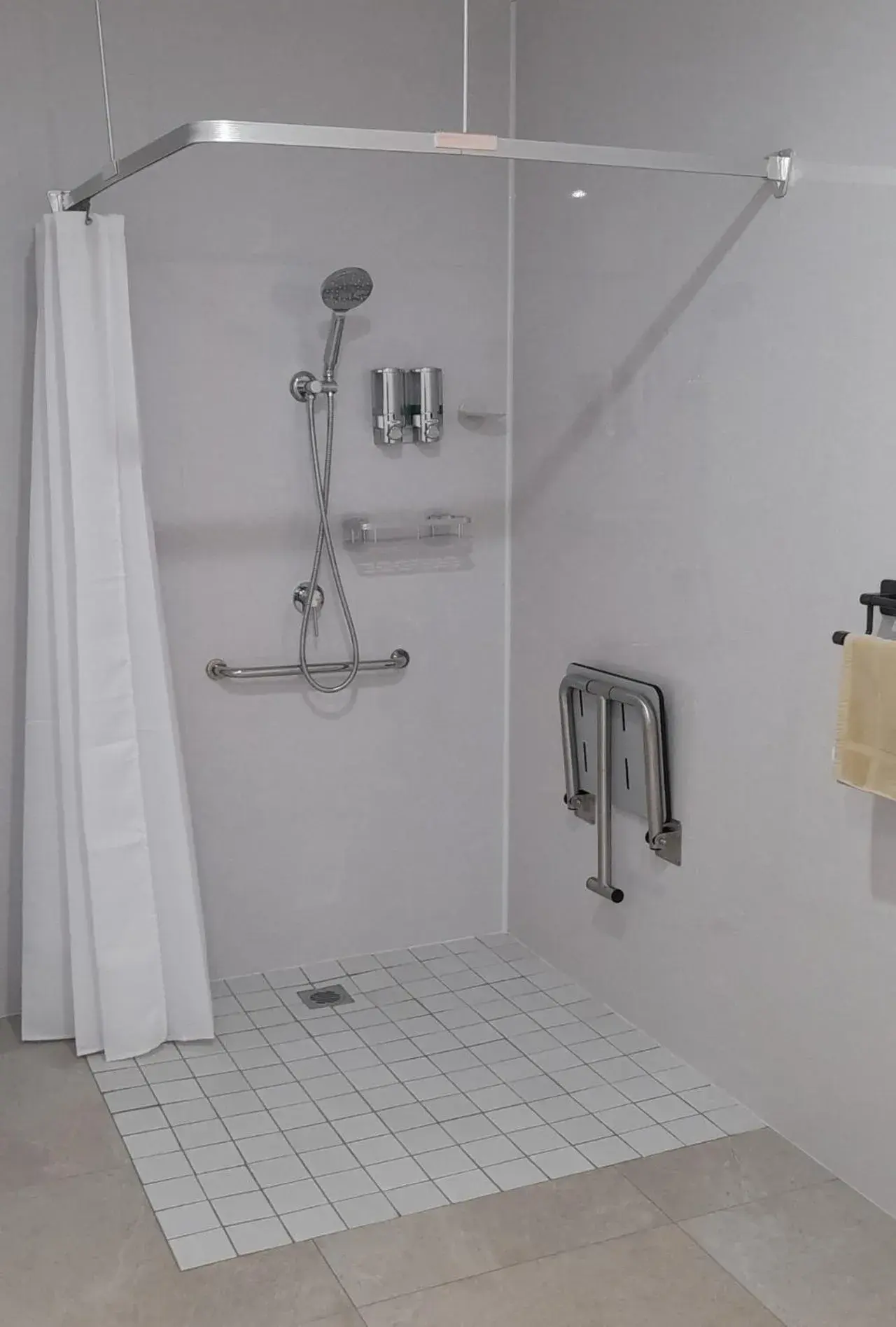 Studio - Disability Access in Aromet Motor Inn Studio - Disability Access in Aromet Motor Inn