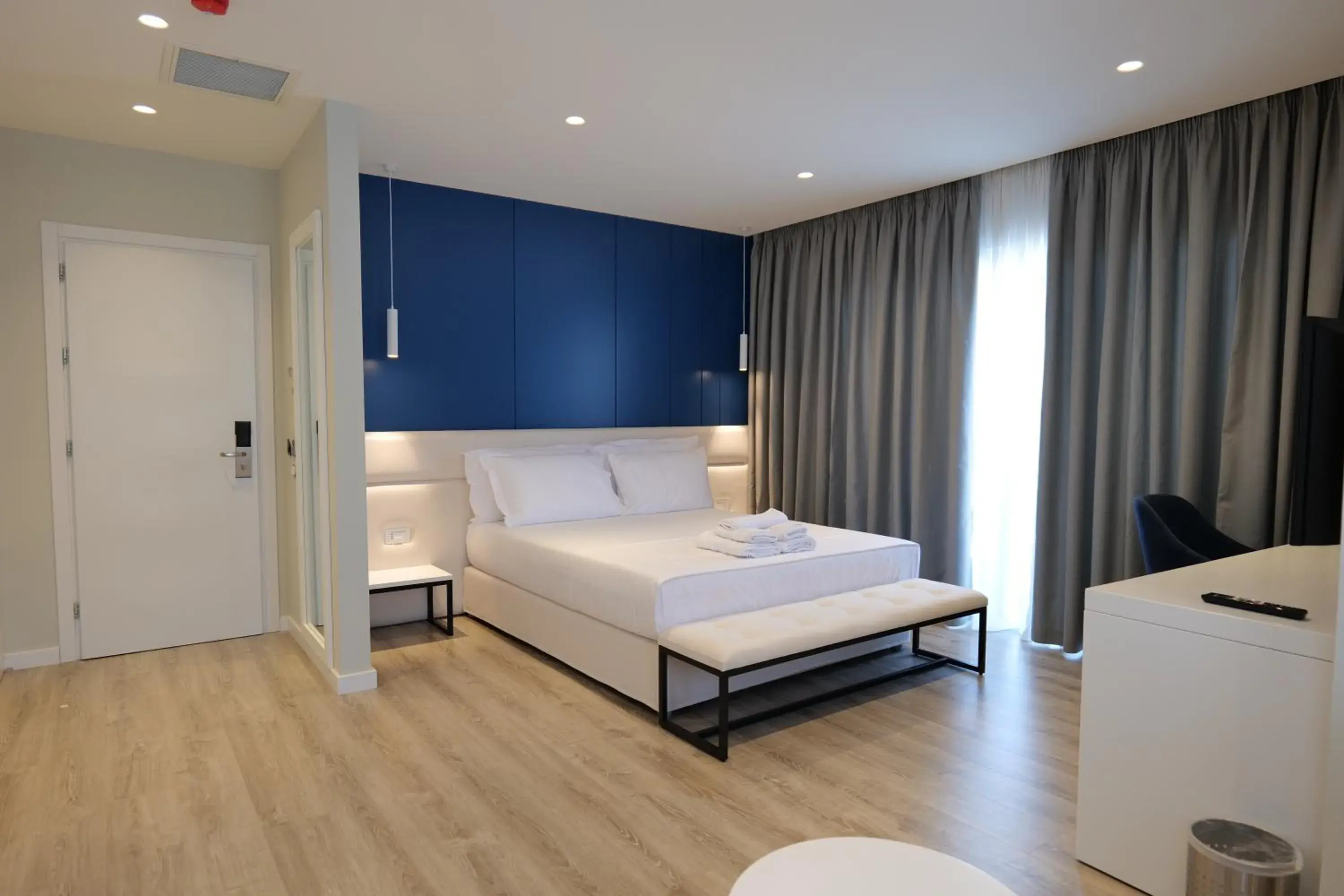 Suite with Balcony in Hotel Teuta Suite with Balcony in Hotel Teuta