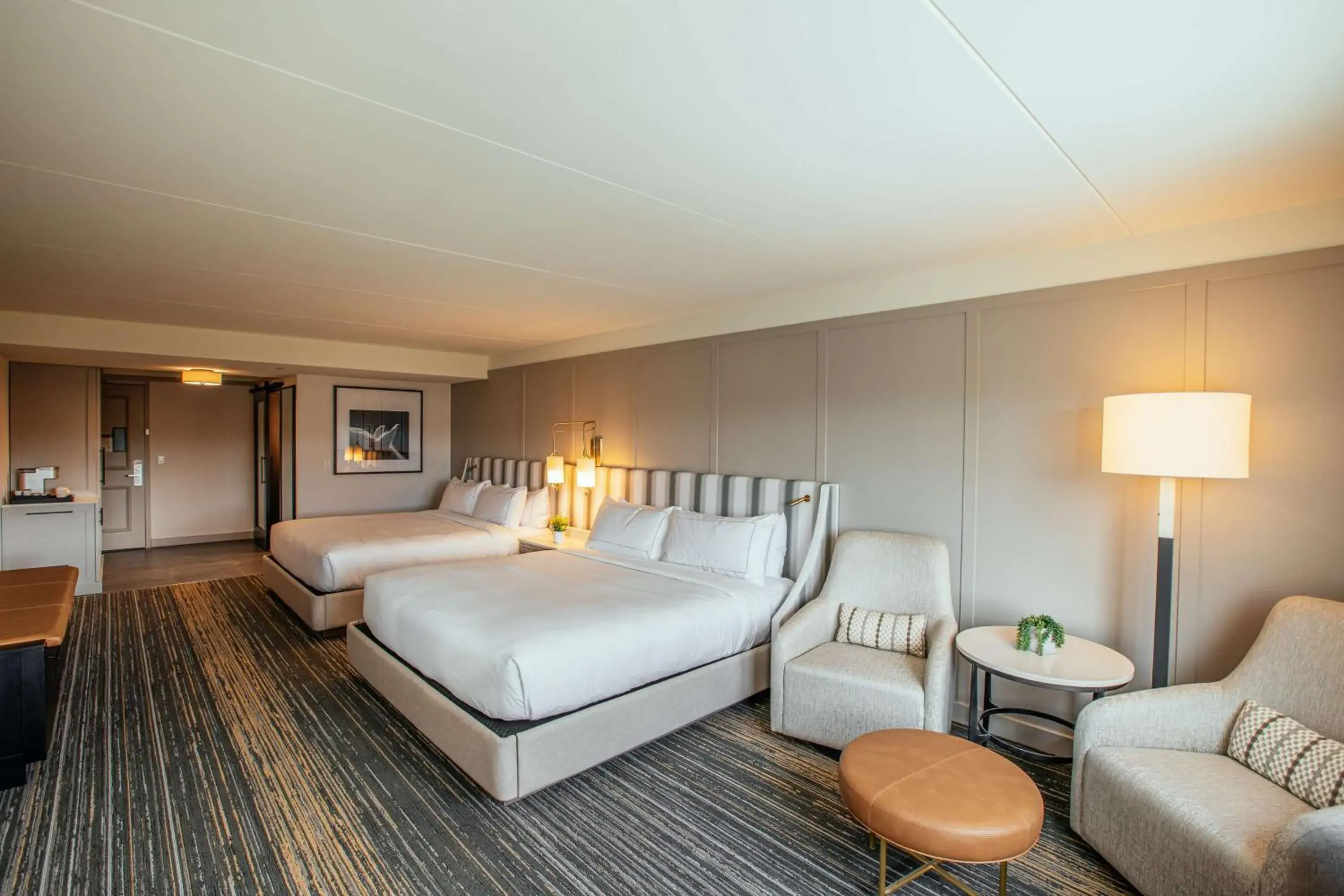 Queen Room with Two Queen Beds and Mobility Accessible Tub in Somerset Hills Hotel, Tapestry Collection by Hilton Queen Room with Two Queen Beds and Mobility Accessible Tub in Somerset Hills Hotel, Tapestry Collection by Hilton