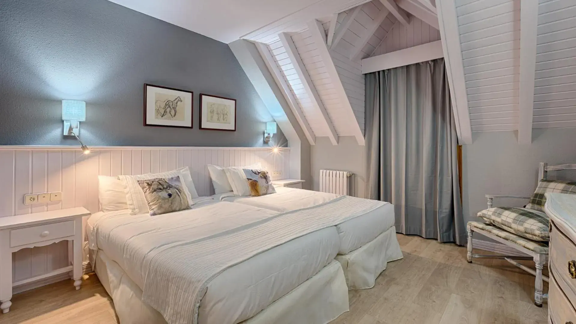 Double Room in Hotel Ribaeta Double Room in Hotel Ribaeta