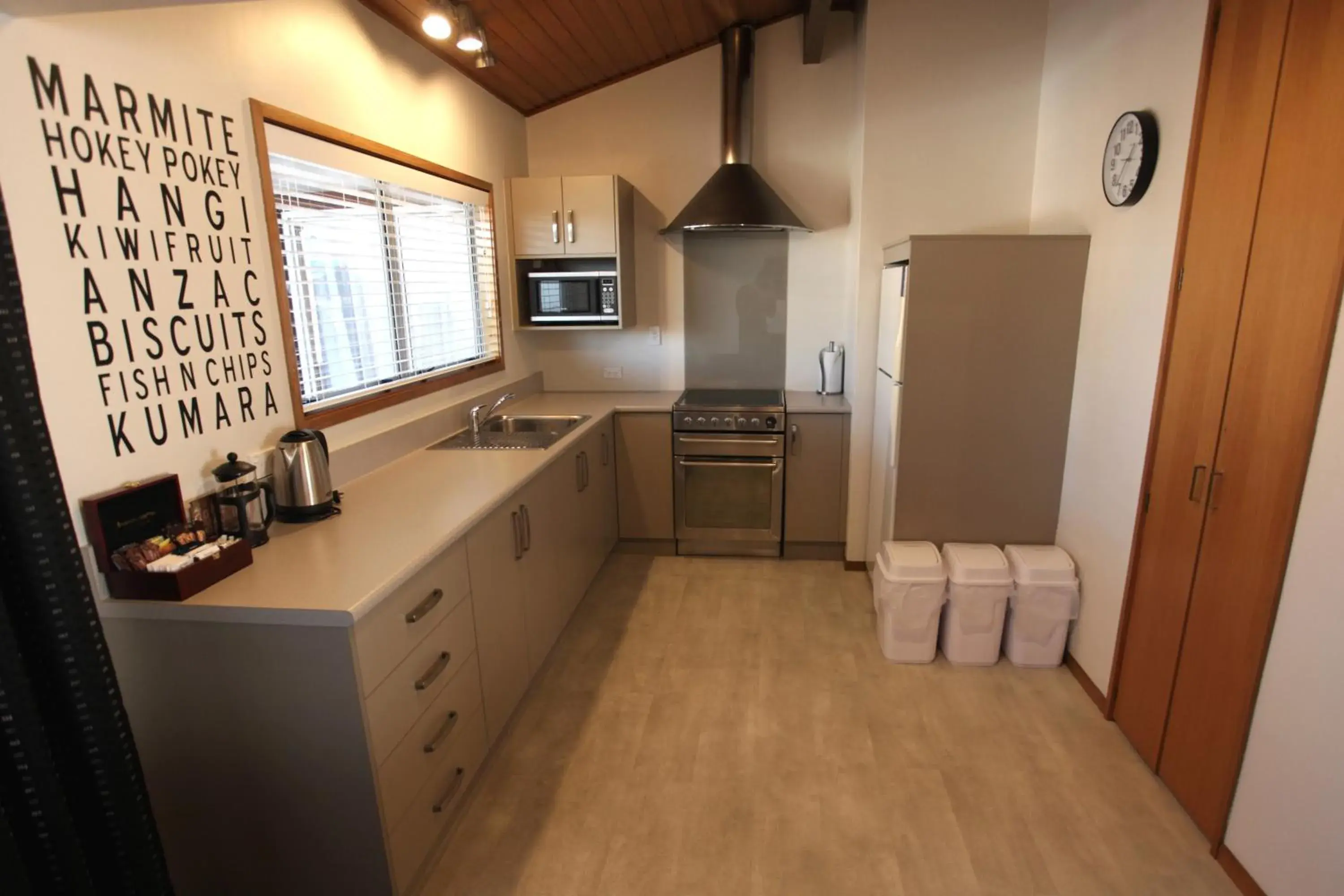 Three-Bedroom Apartment in Aspen on King Three-Bedroom Apartment in Aspen on King