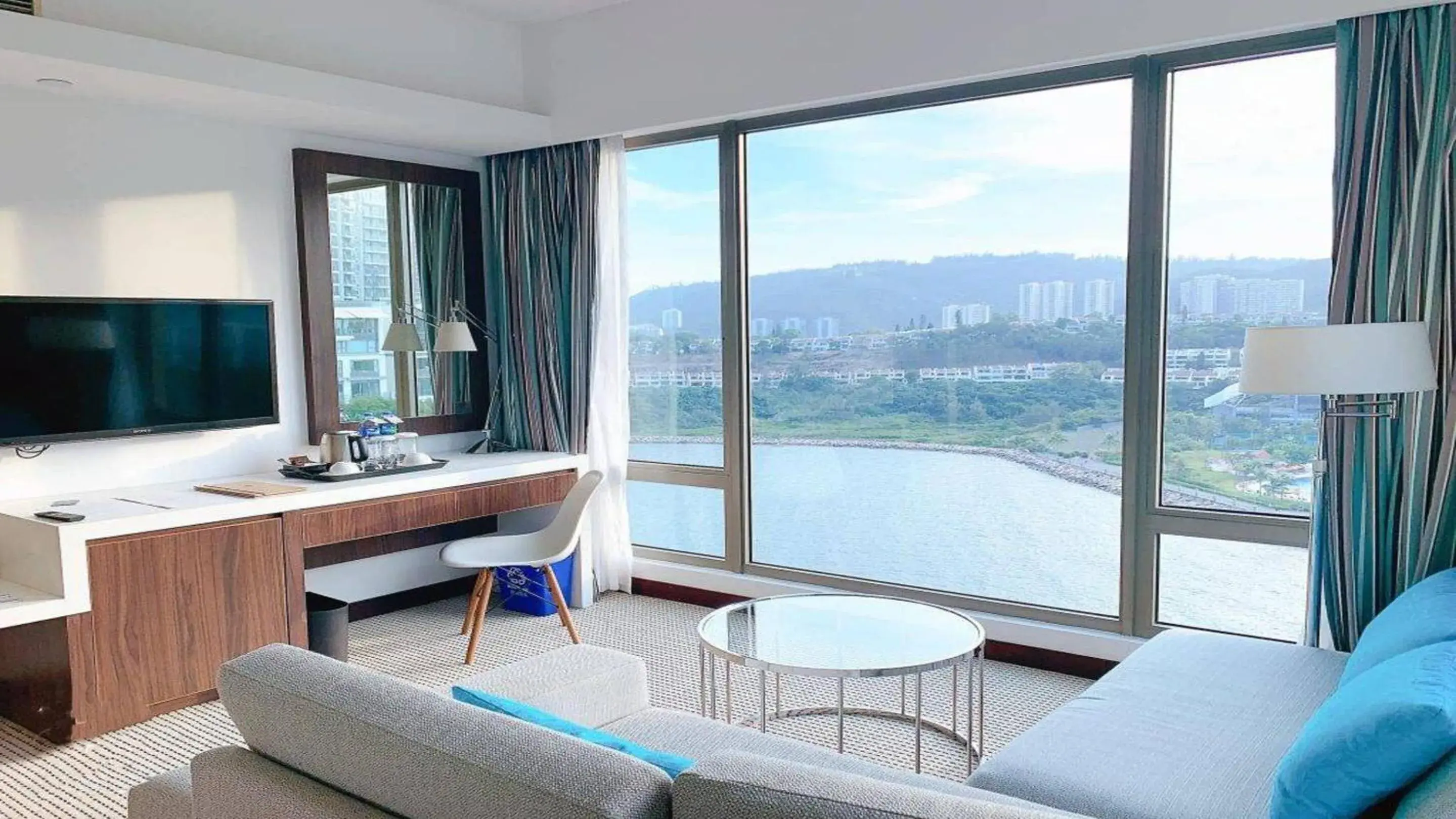 Double or Twin Room with Ocean View in Auberge Discovery Bay Hong Kong Double or Twin Room with Ocean View in Auberge Discovery Bay Hong Kong
