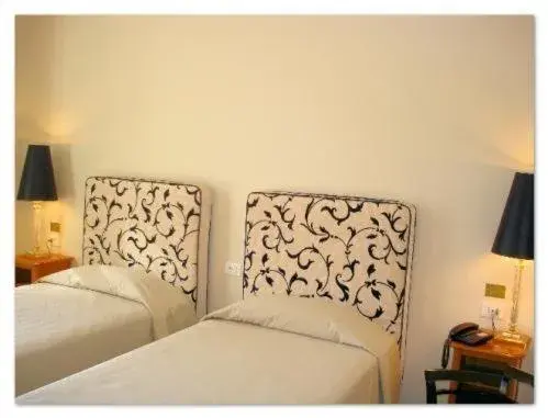 Budget Double or Twin Room in Hotel Certosa Budget Double or Twin Room in Hotel Certosa