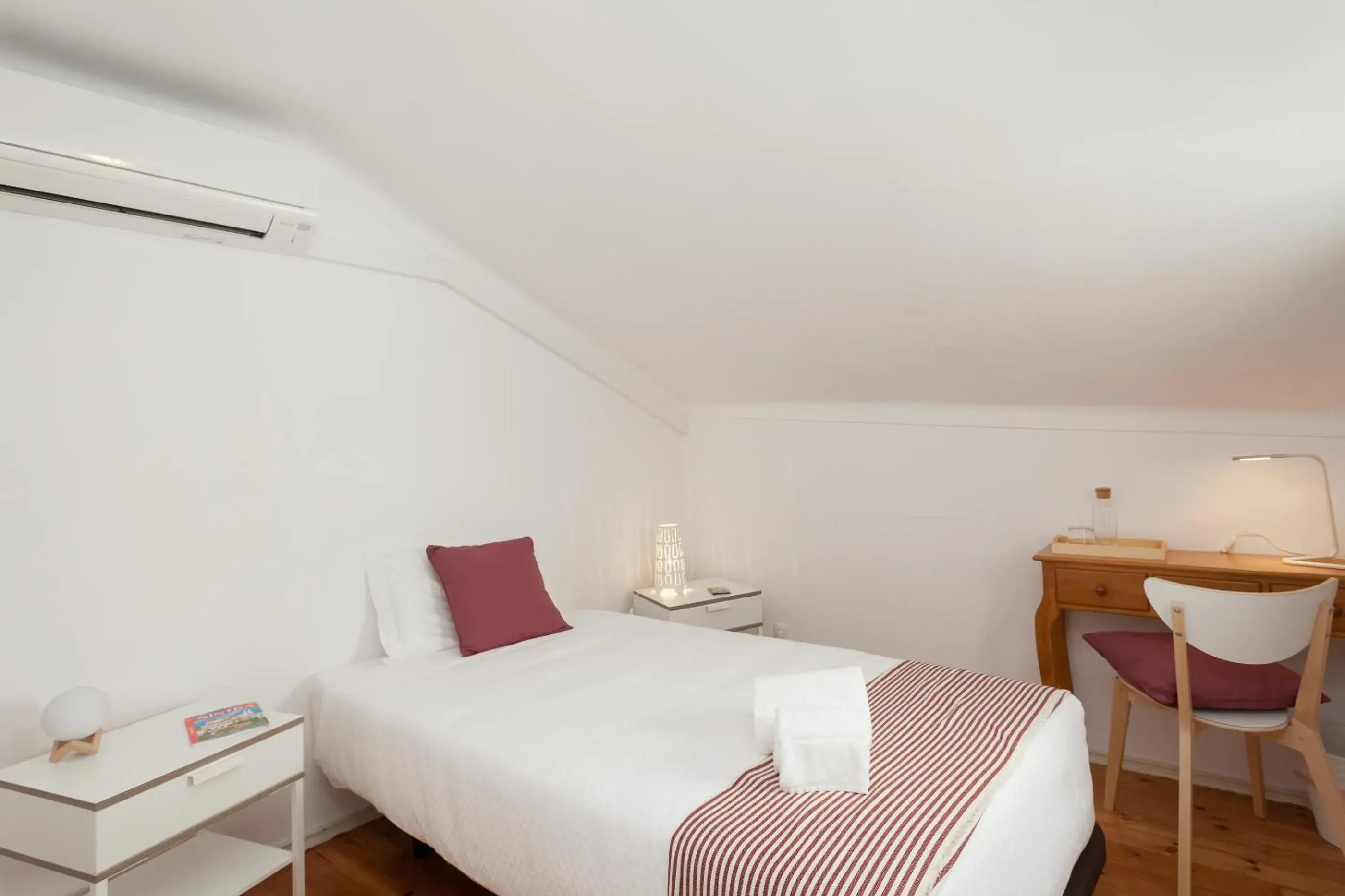 Single Room with Shared Bathroom in MouraLua Single Room with Shared Bathroom in MouraLua