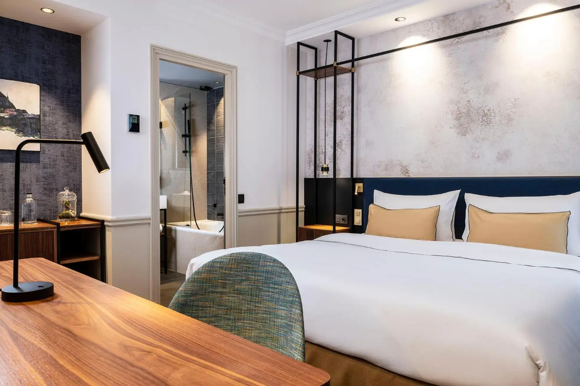 Superior Double Room in Victoria Palace Hotel Superior Double Room in Victoria Palace Hotel