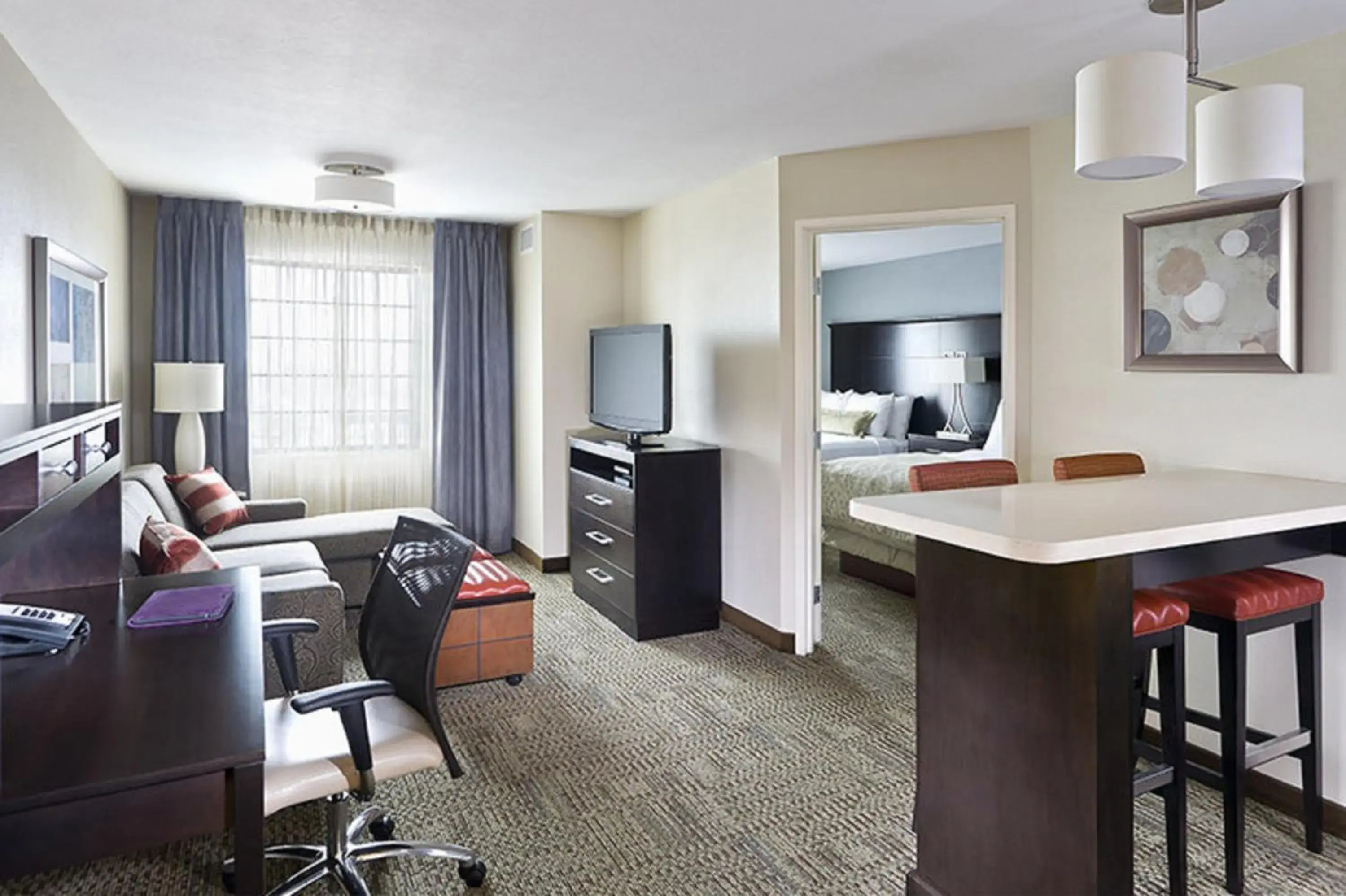 One-Bedroom Queen Suite - Hearing Accessible - Non-Smoking in Staybridge Suites Montgomeryville by IHG One-Bedroom Queen Suite - Hearing Accessible - Non-Smoking in Staybridge Suites Montgomeryville by IHG