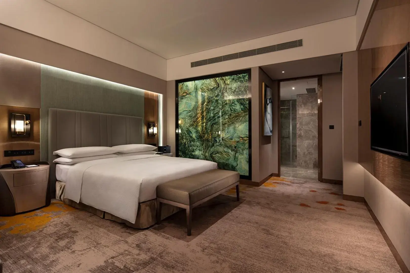 One-Bedroom Deluxe King Suite in Hilton Taizhou One-Bedroom Deluxe King Suite in Hilton Taizhou