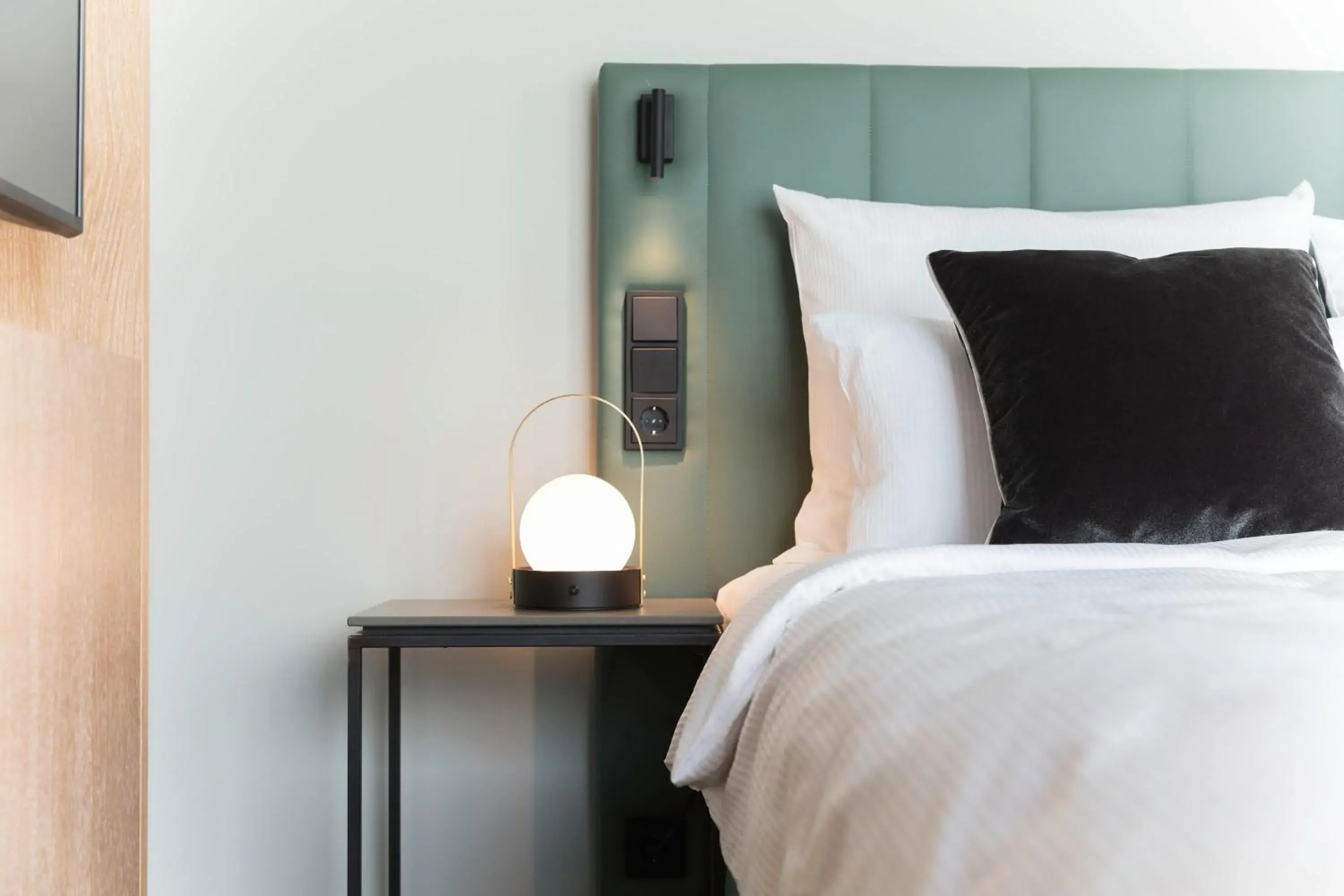 Economy Double Room - single occupancy - Cozy Green in SOLLER Business Hotel - Munich Airport MUC Economy Double Room - single occupancy - Cozy Green in SOLLER Business Hotel - Munich Airport MUC