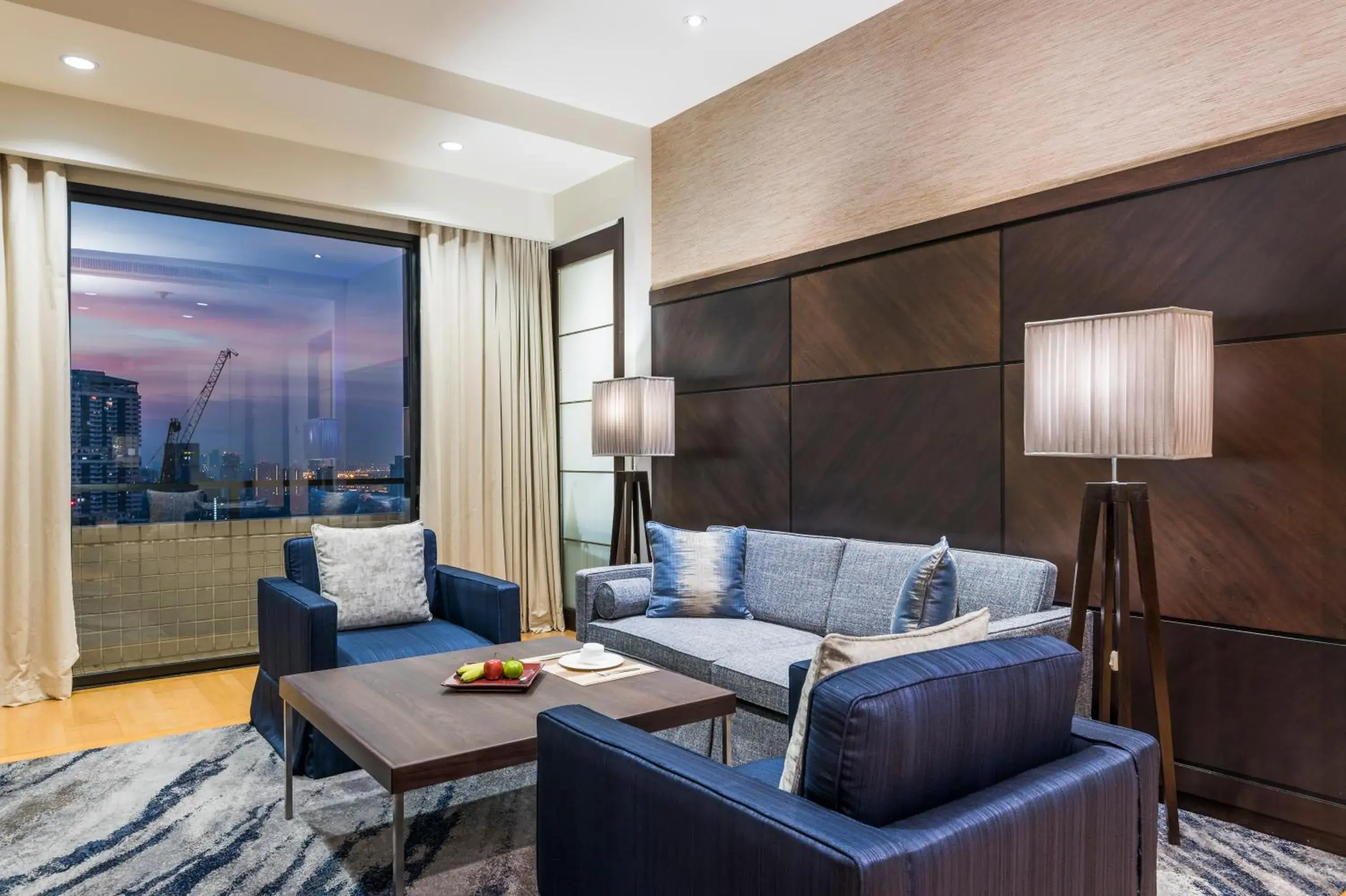 One Bedroom Deluxe Suite in Emporium Suites by Chatrium One Bedroom Deluxe Suite in Emporium Suites by Chatrium