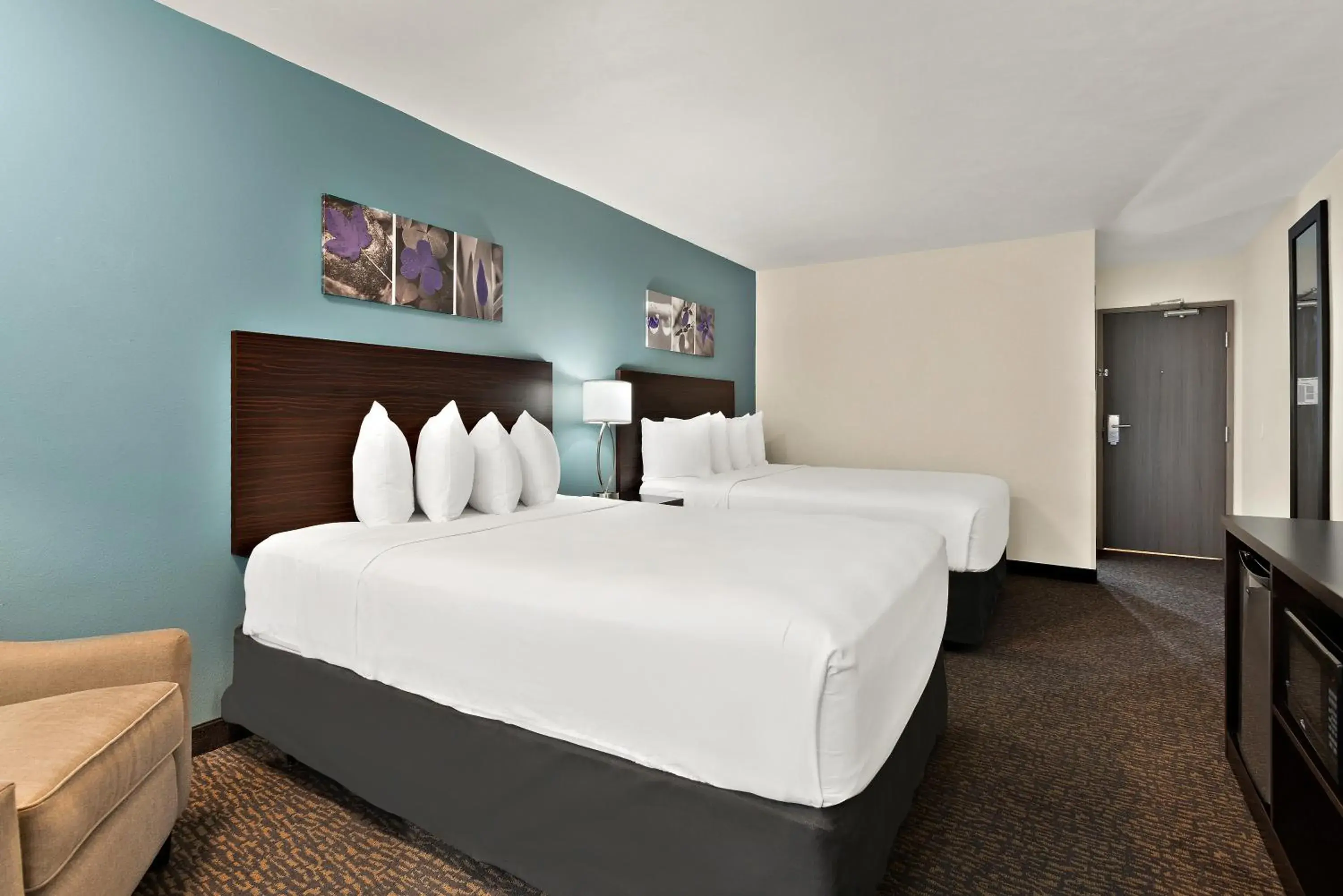 Queen Suite with Two Queen Beds - Non-Smoking in Sleep Inn Kelso Longview Queen Suite with Two Queen Beds - Non-Smoking in Sleep Inn Kelso Longview