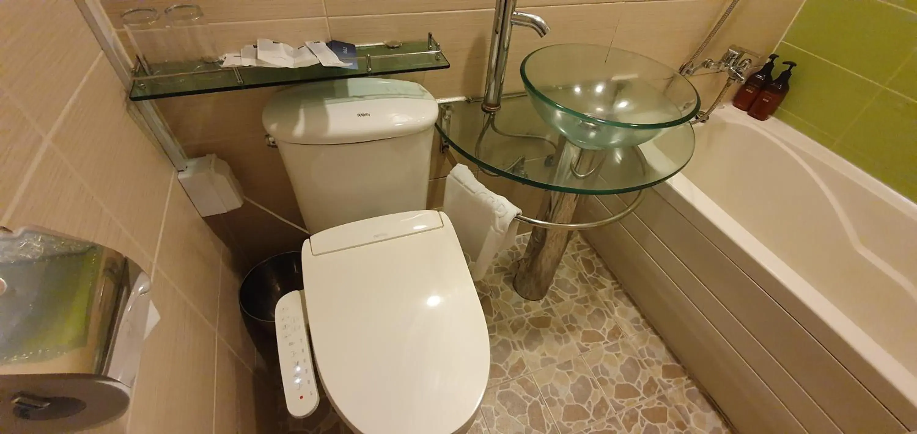 Bed in Male Dormitory Room in Appletree Hotel Pohang Bed in Male Dormitory Room in Appletree Hotel Pohang