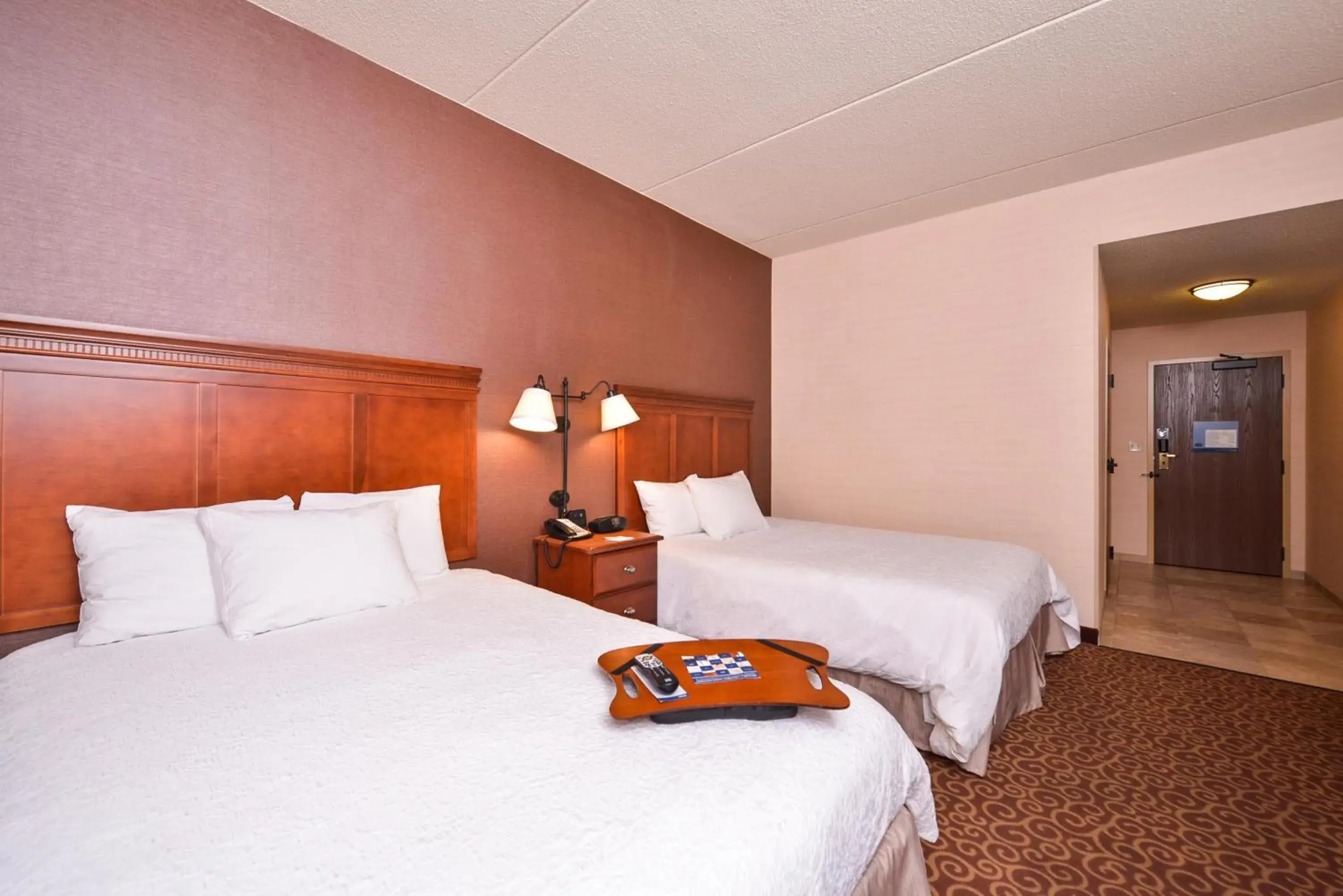 Queen Room - Non-Smoking in McKnight Hotel Queen Room - Non-Smoking in McKnight Hotel