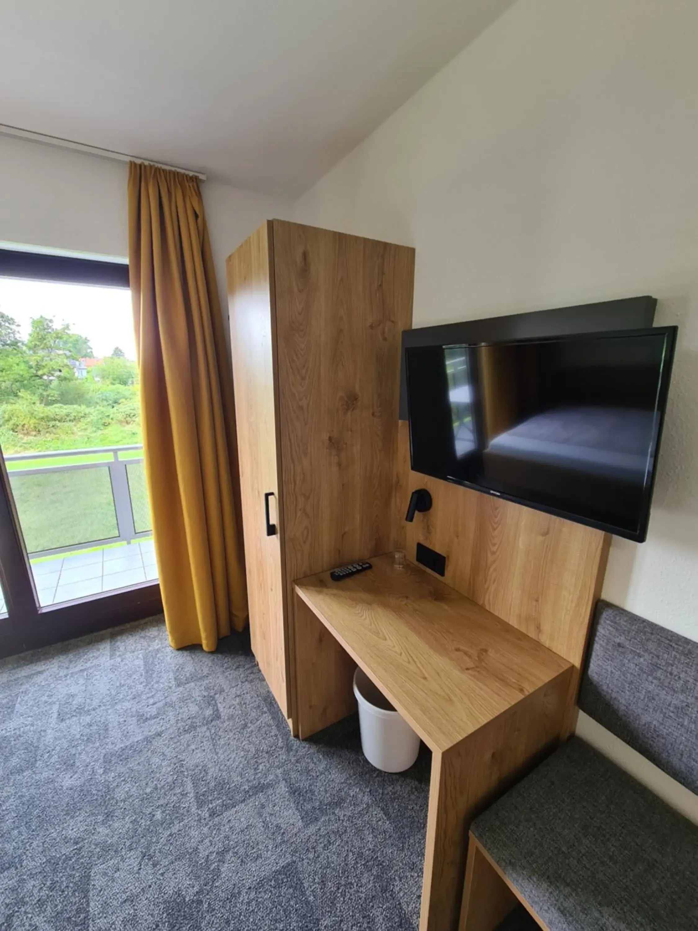 Single Room with Balcony in Gästehaus Weber Single Room with Balcony in Gästehaus Weber