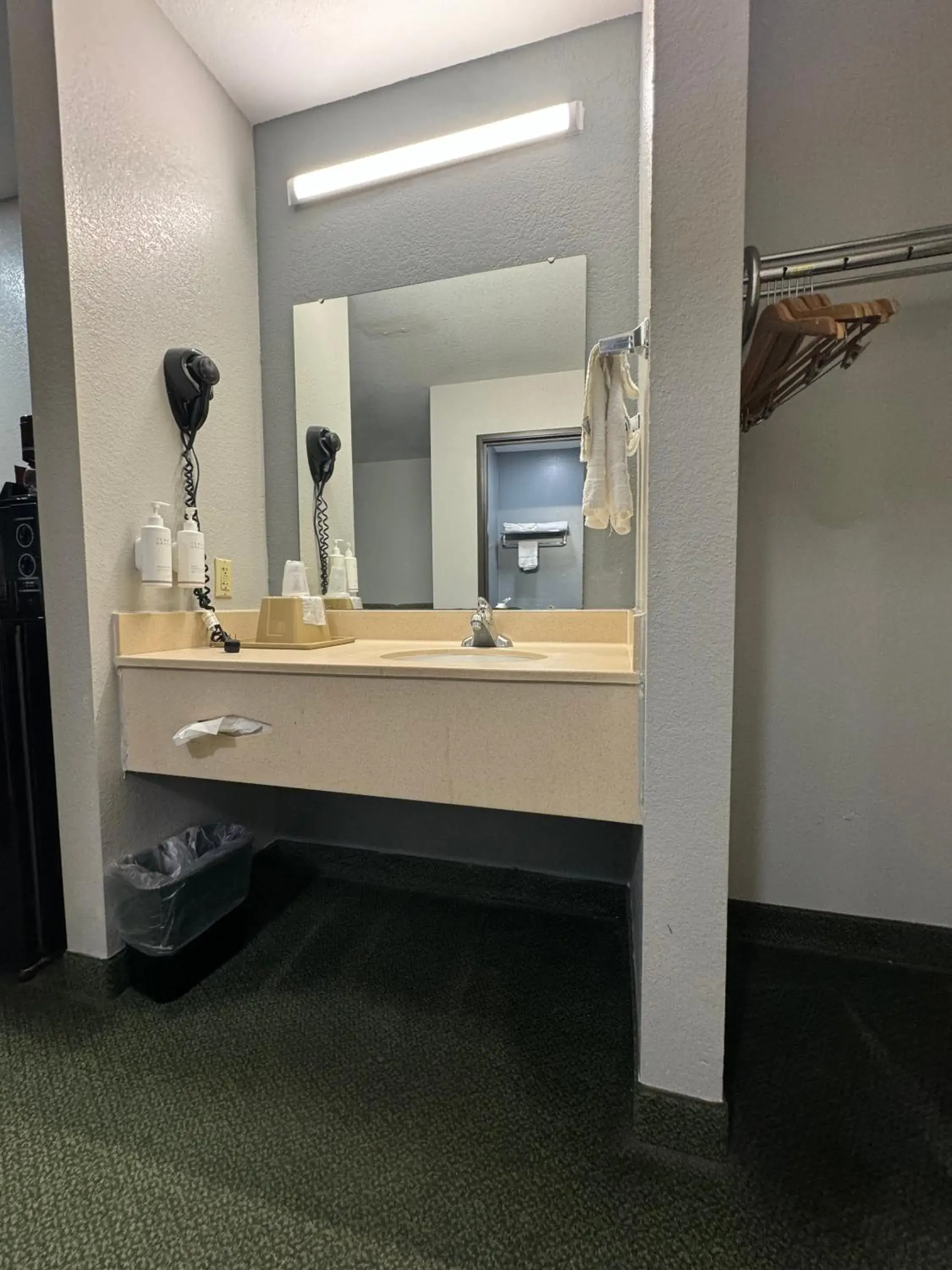 Double Queen Accessible(Non - Smoking) in Star City Inn & Suites Double Queen Accessible(Non - Smoking) in Star City Inn & Suites