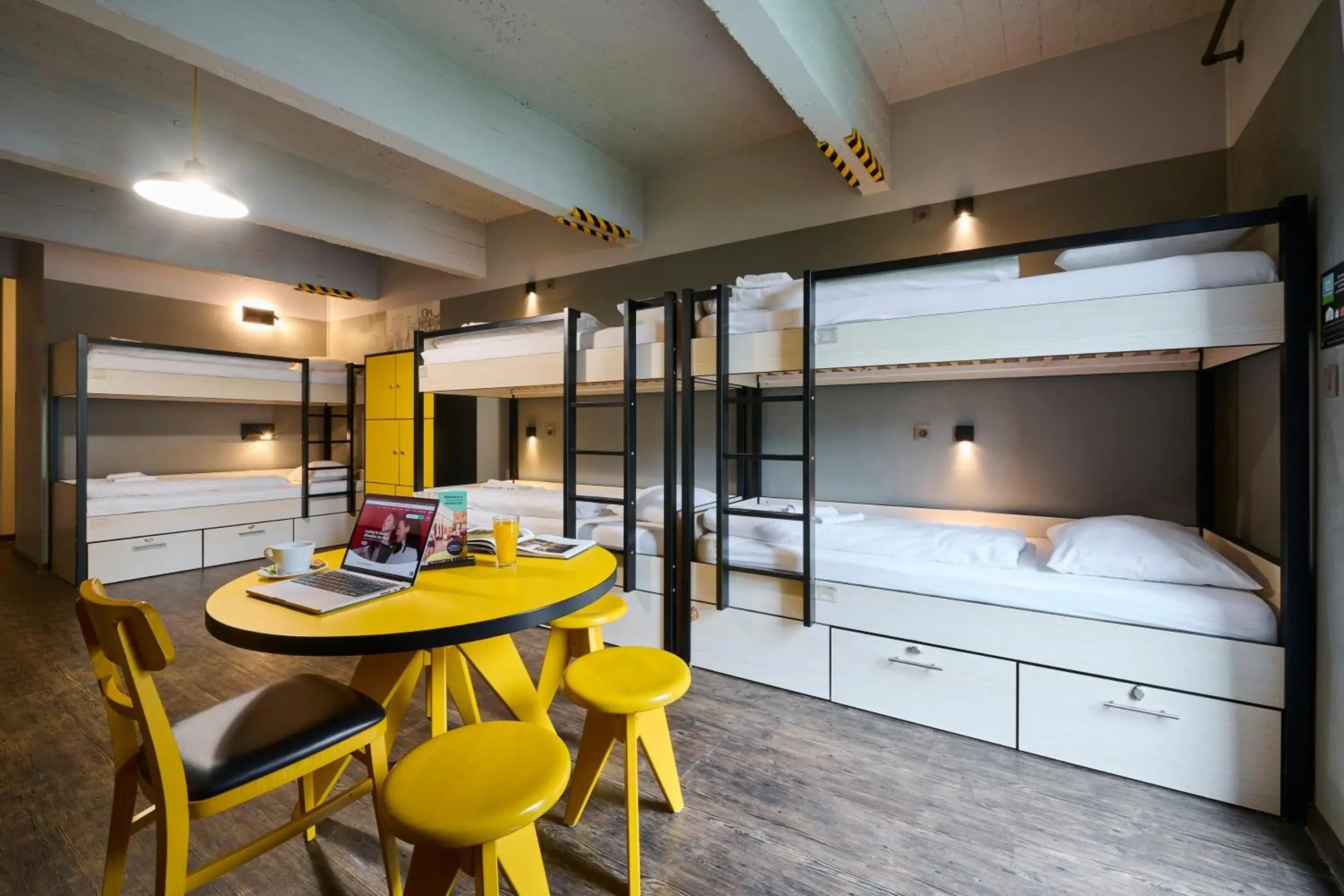 Bed in 10-Bed Mixed Dormitory Room in MEININGER Hotels Bruxelles City Center Bed in 10-Bed Mixed Dormitory Room in MEININGER Hotels Bruxelles City Center