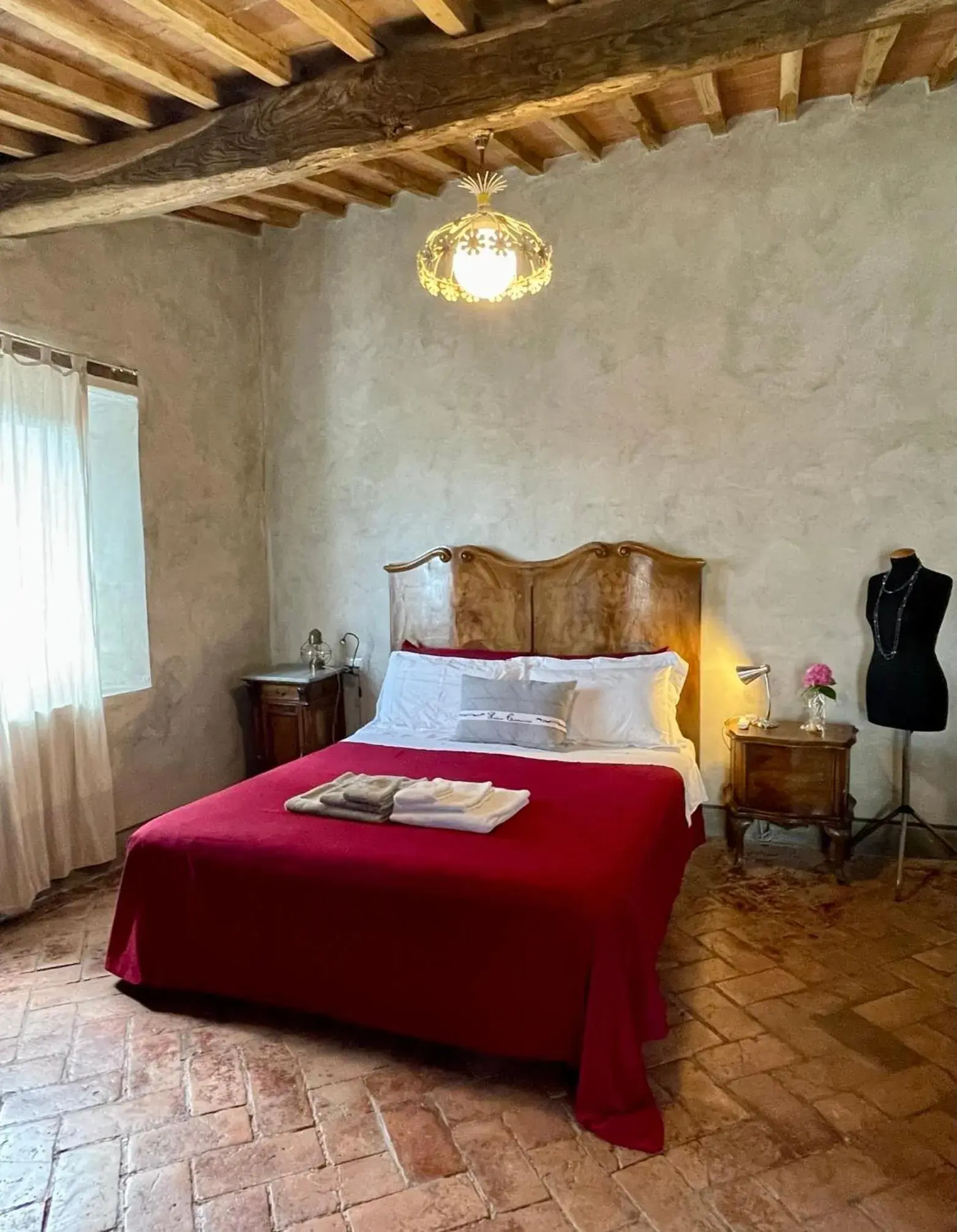 Queen Room - single occupancy in B&B Podere Camaiano Queen Room - single occupancy in B&B Podere Camaiano