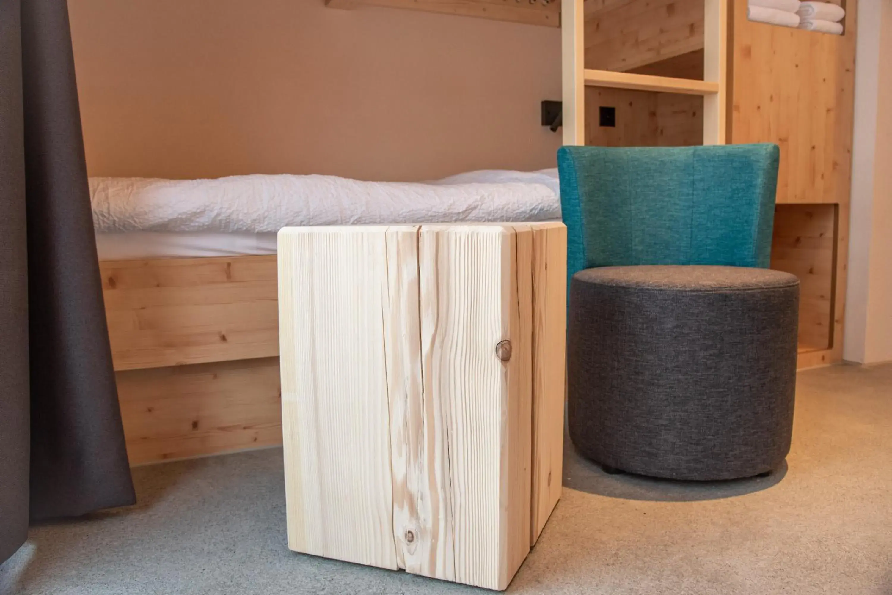 Family Room with Balcony in Eiger Lodge Chic Family Room with Balcony in Eiger Lodge Chic