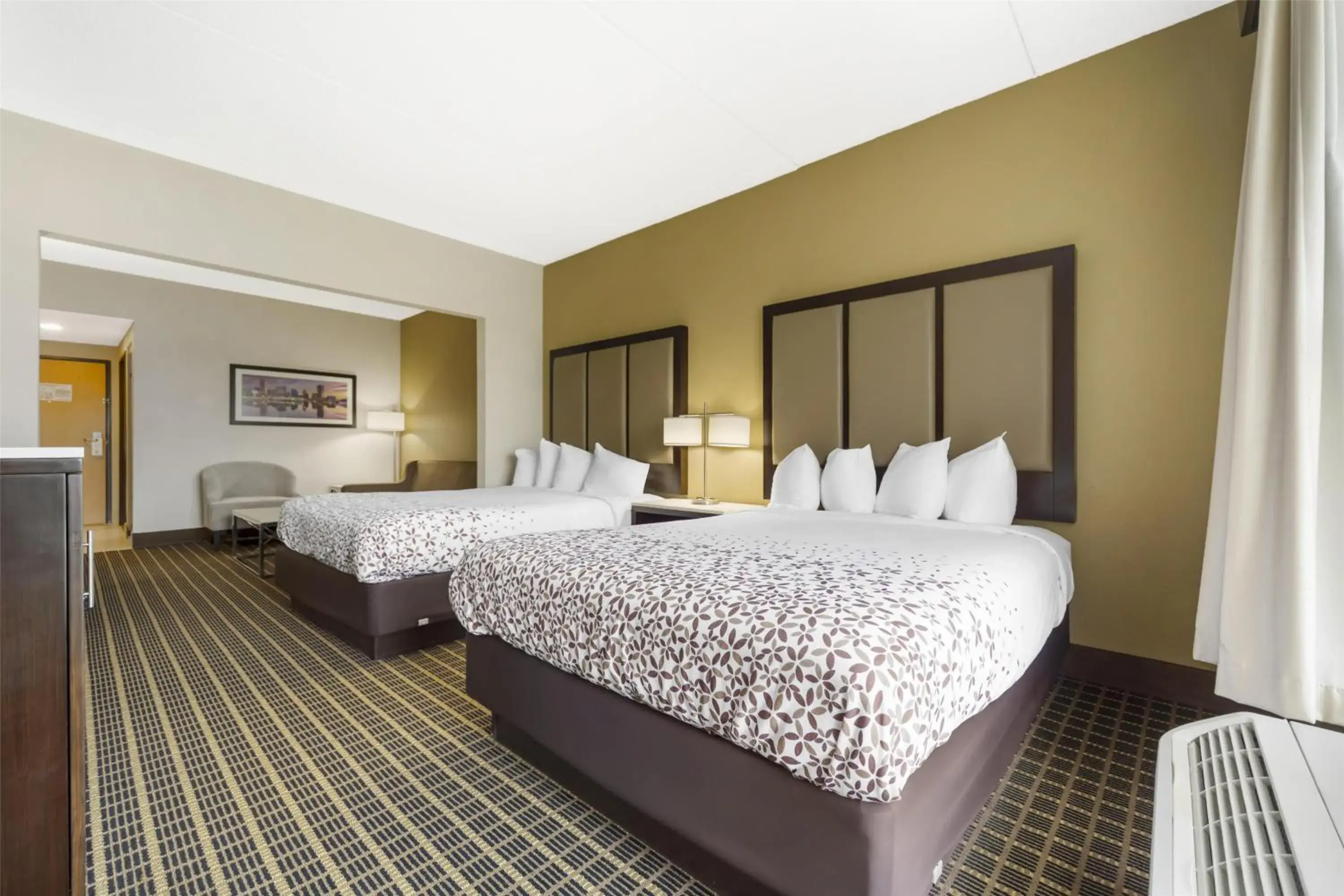 Queen Suite with Sofa Bed - Non Smoking in Best Western Chesapeake Bay North Inn Queen Suite with Sofa Bed - Non Smoking in Best Western Chesapeake Bay North Inn