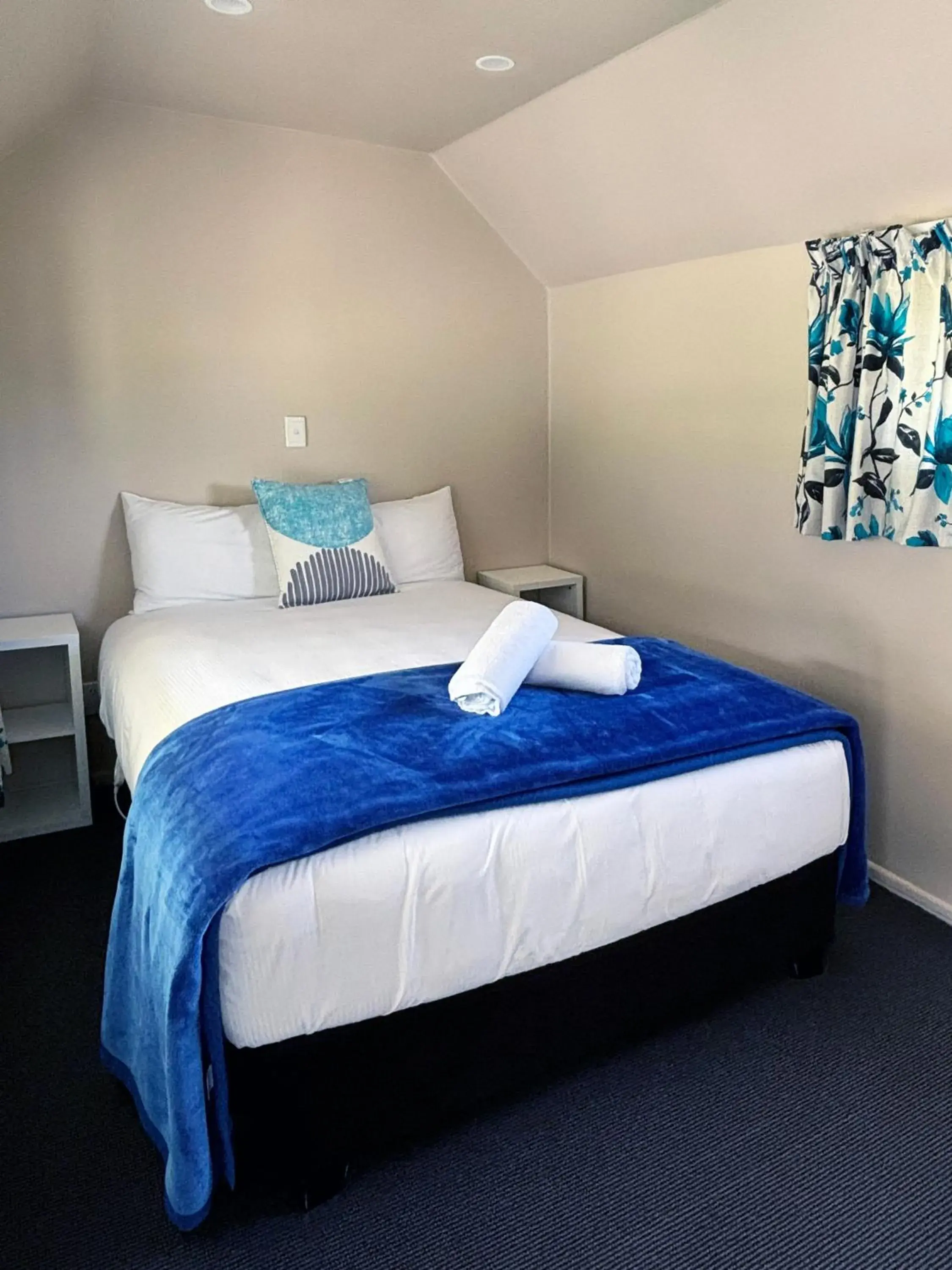 Budget Cottage 1 (2 Adults) - single occupancy in Kingston TOP 10 Holiday Park Budget Cottage 1 (2 Adults) - single occupancy in Kingston TOP 10 Holiday Park