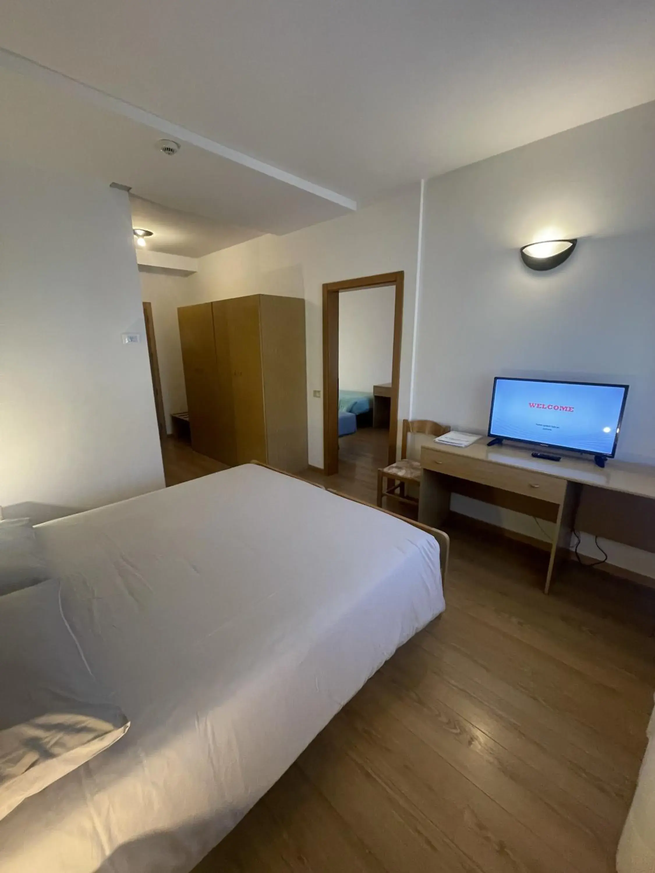 Standard Quadruple Room in Hotel Bel Sit Standard Quadruple Room in Hotel Bel Sit