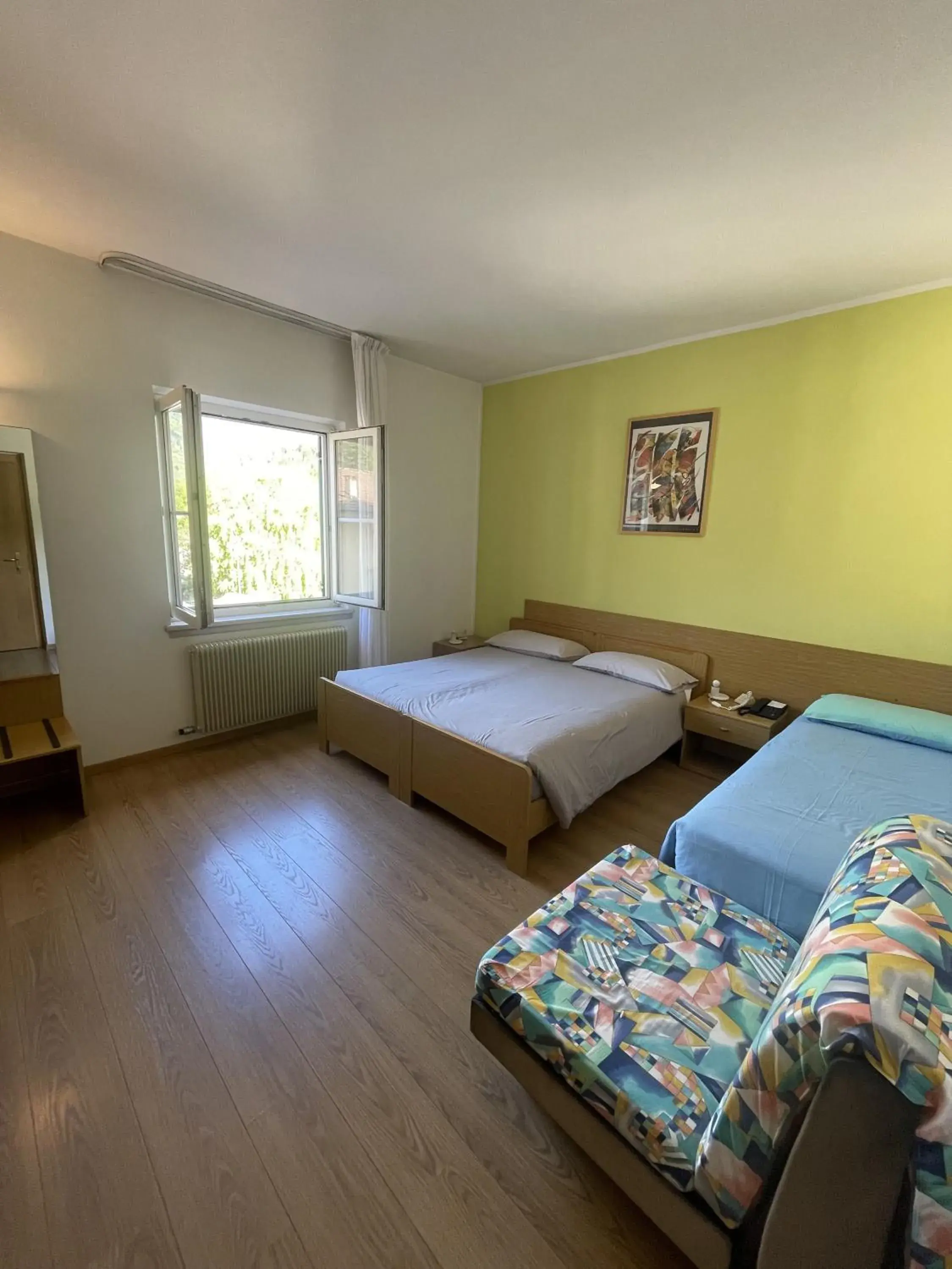 Standard Triple Room in Hotel Bel Sit Standard Triple Room in Hotel Bel Sit